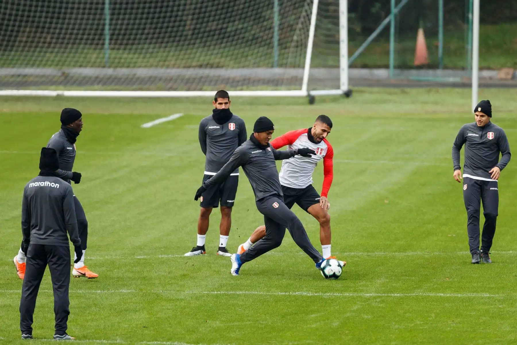 Los jugadores de la selección peruana de fútbol entrenan en la ciudad de Porto Alegre este, previo al encuentro de mañana ante Chile, en el estadio Arena do Gremio, en las semifinales de la Copa América de Brasil 2019. Foto:EFE