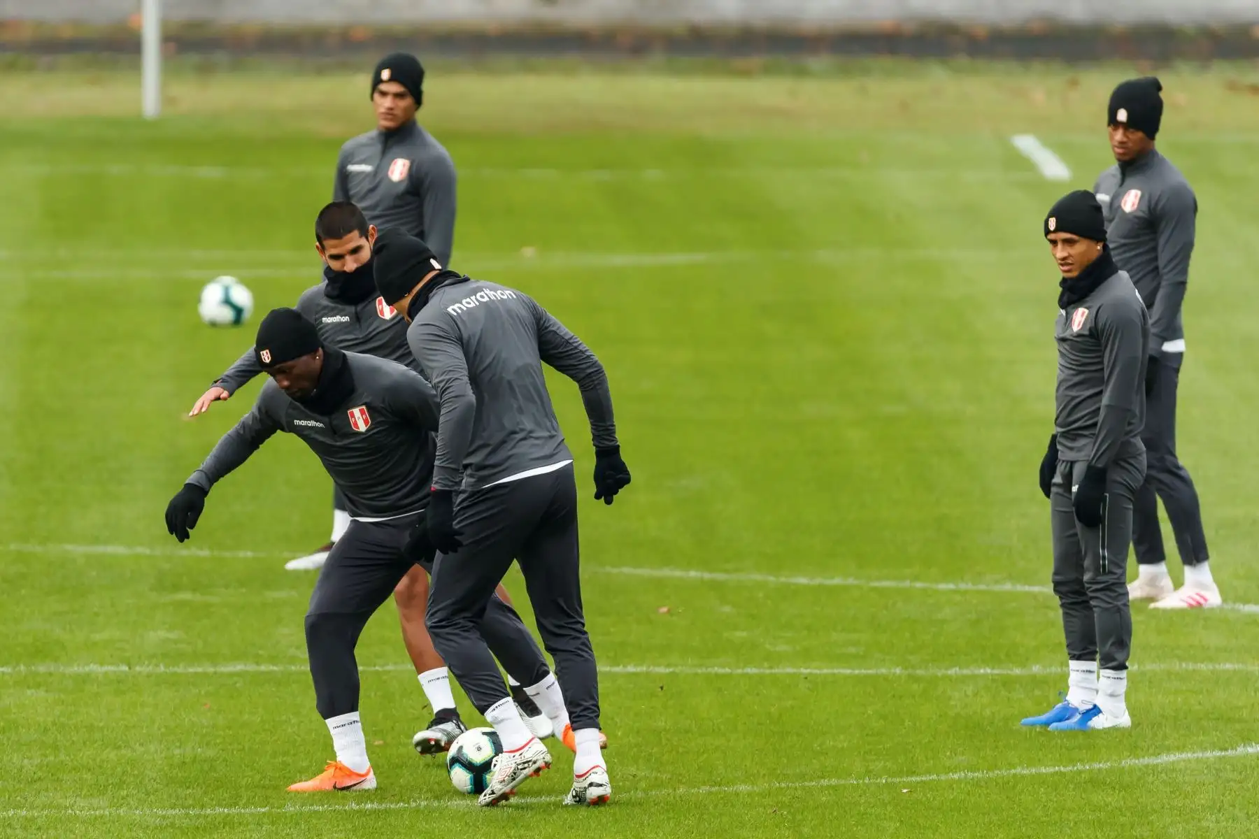 Los jugadores de la selección peruana de fútbol entrenan en la ciudad de Porto Alegre este, previo al encuentro de mañana ante Chile, en el estadio Arena do Gremio, en las semifinales de la Copa América de Brasil 2019. Foto:EFE