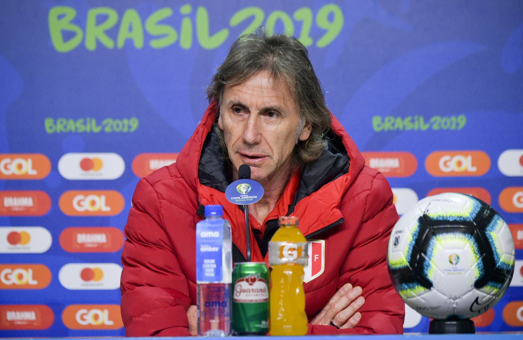 El entrenador de Perú, Ricardo Gareca, habla durante una conferencia de prensa en Porto Alegre, Brasil, el 2 de julio de 2019, en la víspera de su semifinal de la Copa América contra Chile.
Foto:AFP