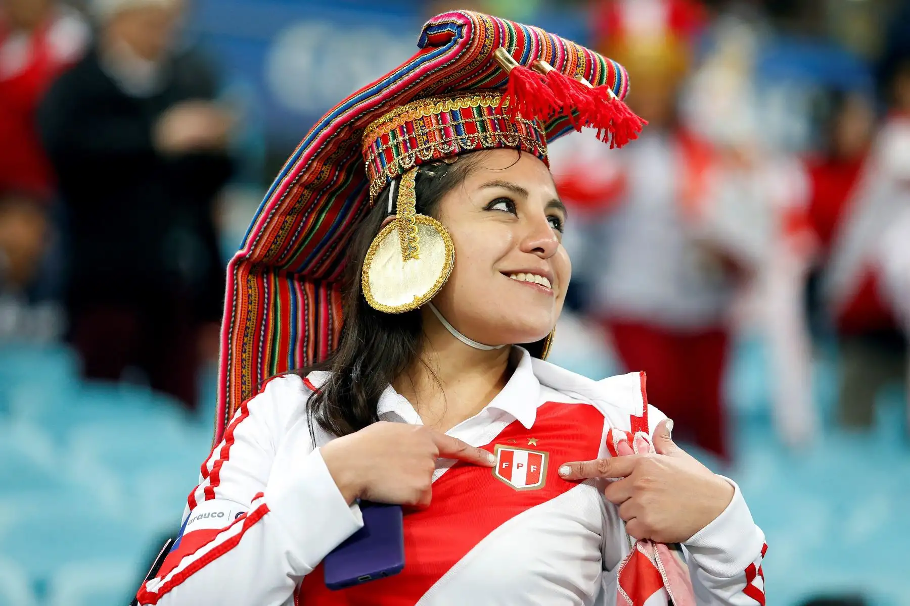 Una aficionada de Perú durante el partido Chile-Perú de semifinales de la Copa América de Fútbol 2019, en el Estadio Arena do Grêmio de Porto Alegre, Brasil.
Foto:AFP