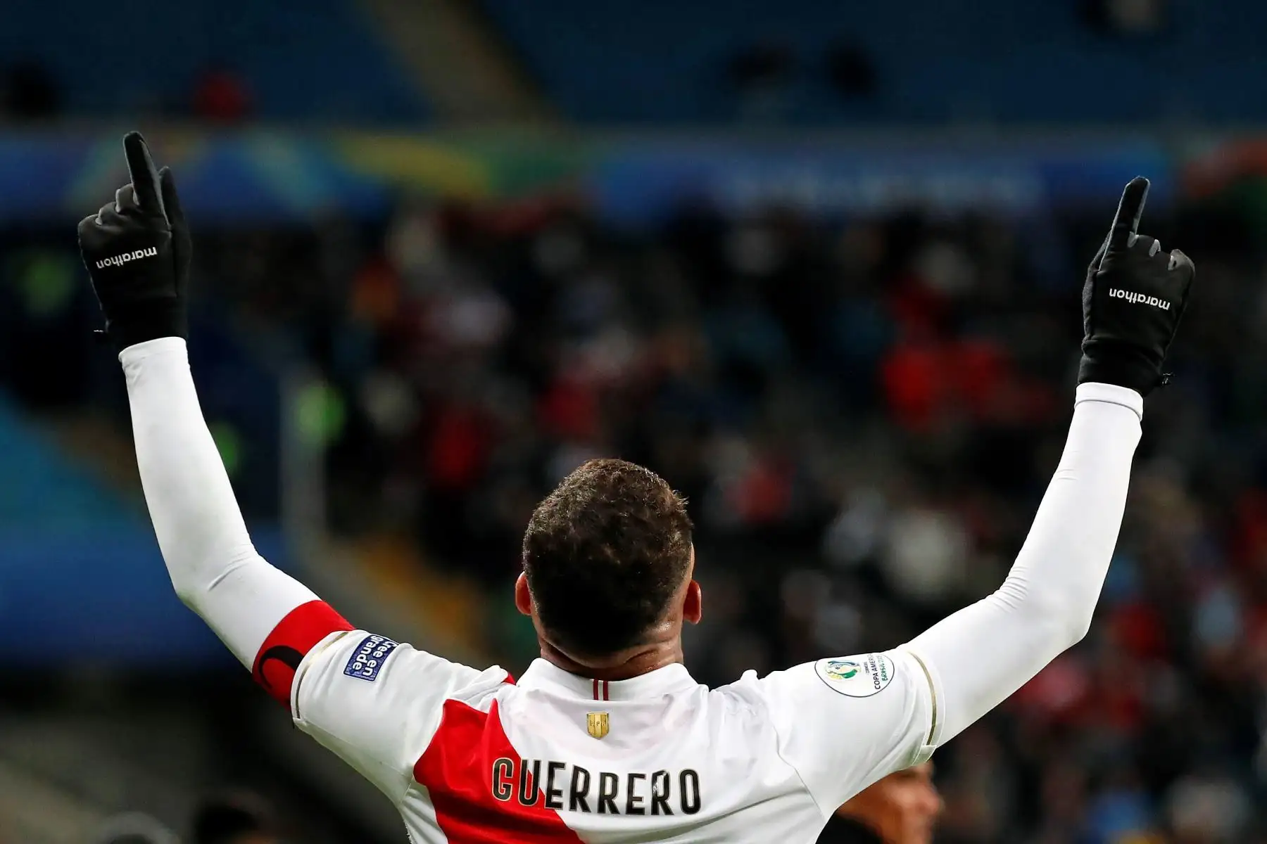 El jugador de Perú Paolo Guerrero celebra un gol durante el partido Chile-Perú de semifinales de la Copa América de Fútbol 2019.
Foto: EFE