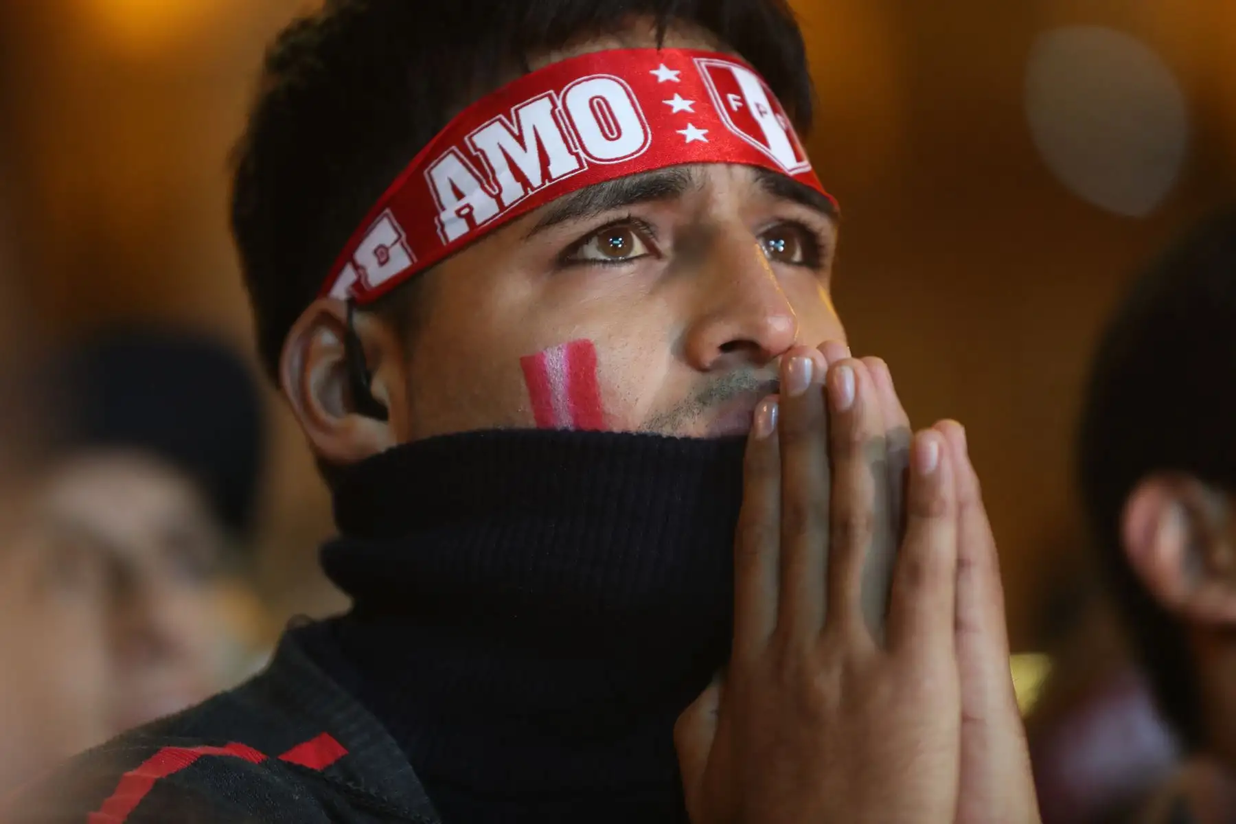 Hinchas de la blanquirroja celebran en la Plaza Mayor de Lima el pase de Perú a la final de la Copa America tras vencer a Chile por 3 goles a 0. Foto: ANDINA/Melina Mejía