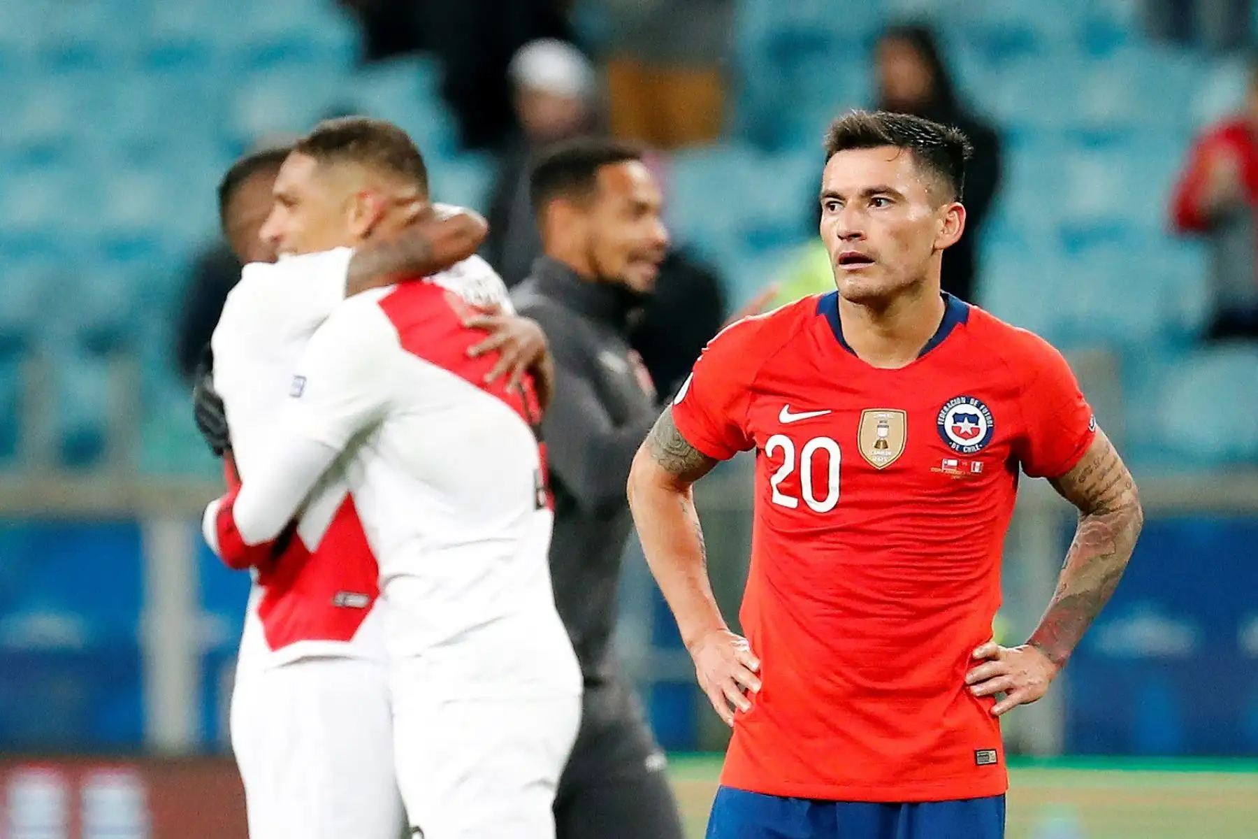 Charles Aranguiz de Chile al final del durante el partido Chile-Perú de semifinales de la Copa América de Fútbol 2019.
Foto:EFE