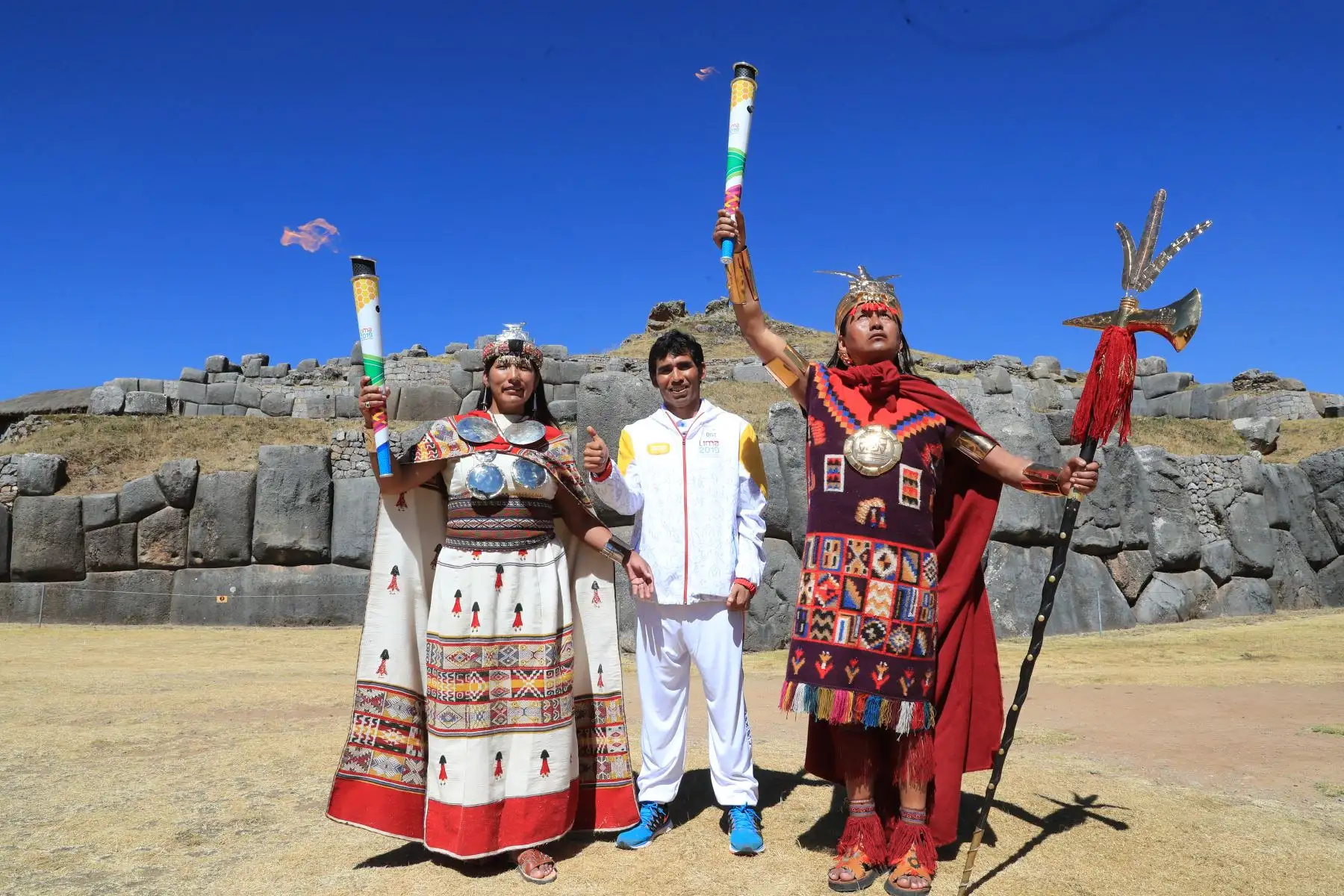 Antocha de los Juegos Panamericanos recorre los principales atractivos turísticos de la ciudad del Cusco.

Foto: ANDINA/Juan Carlos Guzmán Negrini.