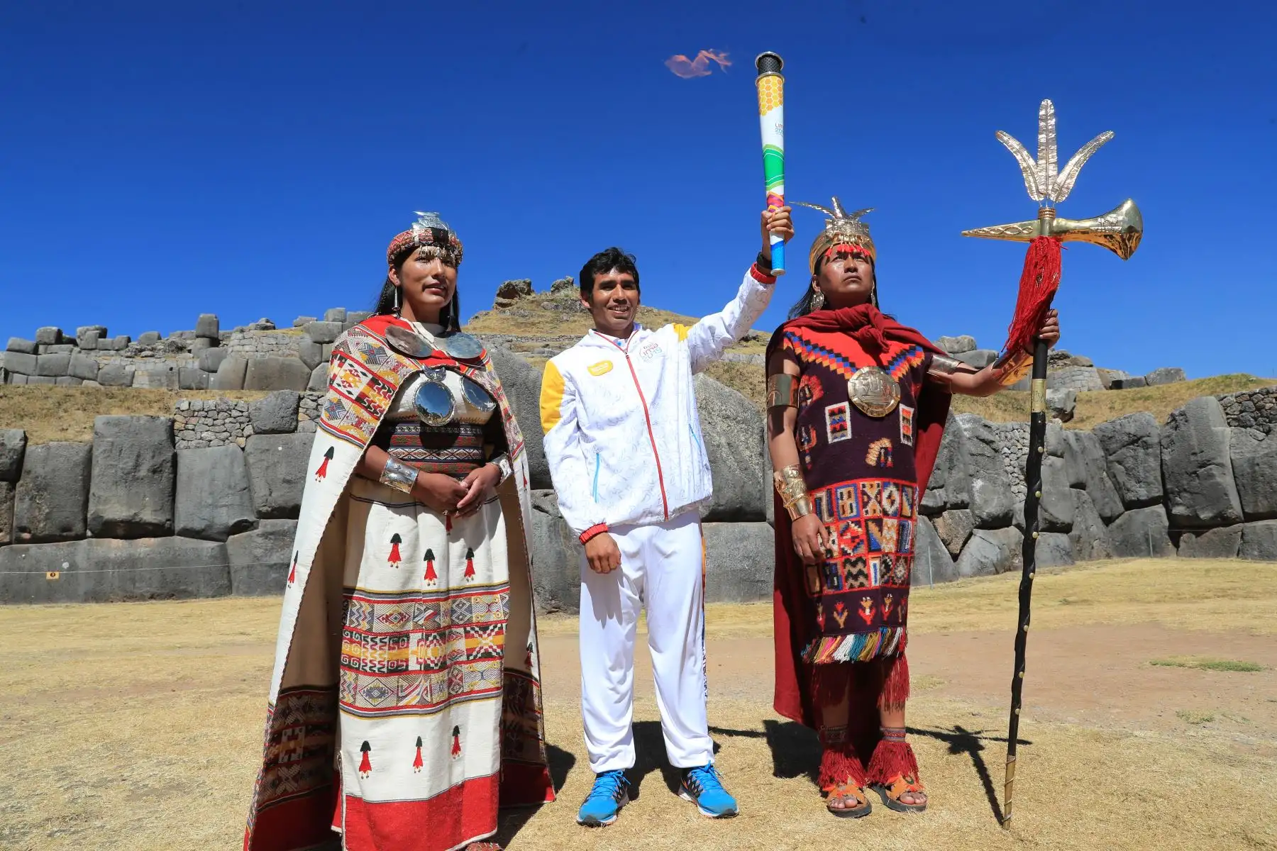 Antocha de los Juegos Panamericanos recorre los principales atractivos turísticos de la ciudad del Cusco.

Foto: ANDINA/Juan Carlos Guzmán Negrini.