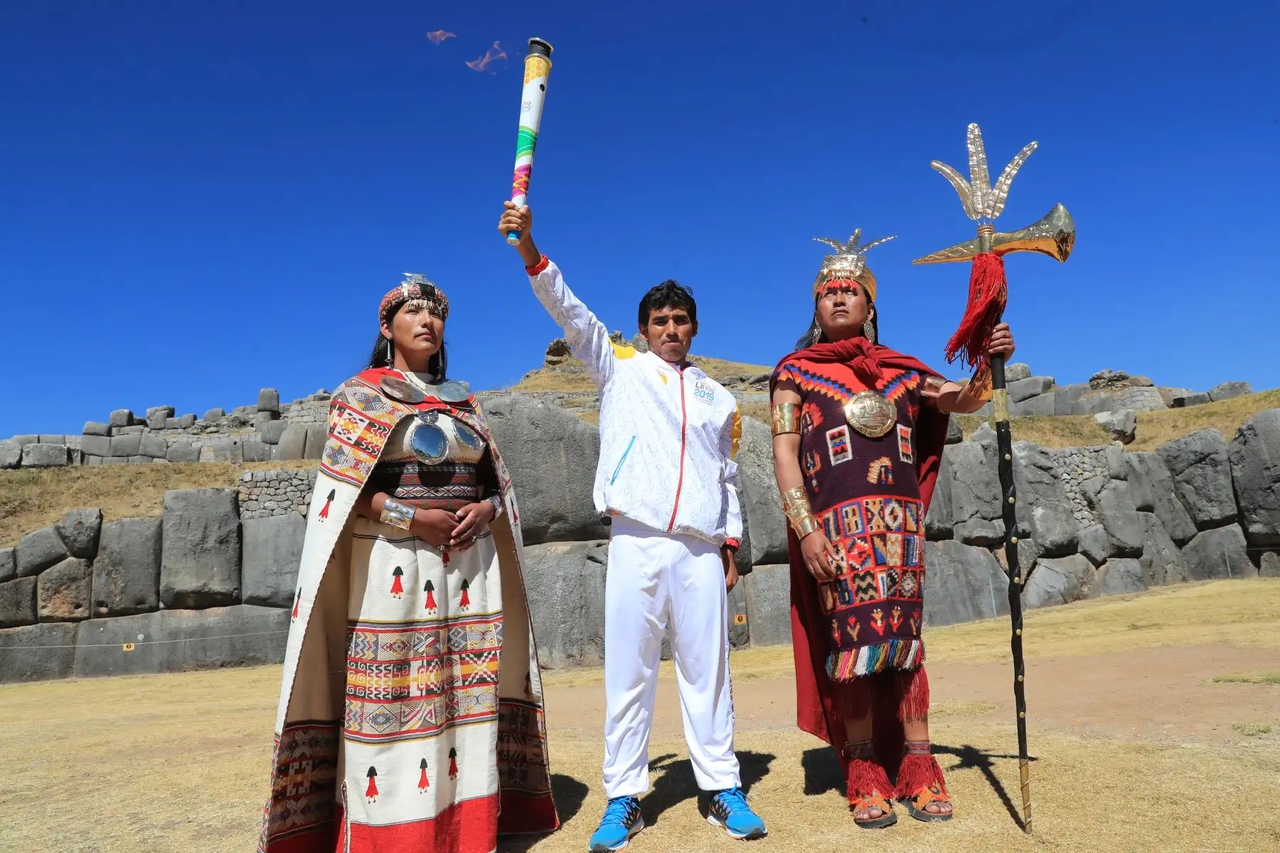 Antocha de los Juegos Panamericanos recorre los principales atractivos turísticos de la ciudad del Cusco.

Foto: ANDINA/Juan Carlos Guzmán Negrini.