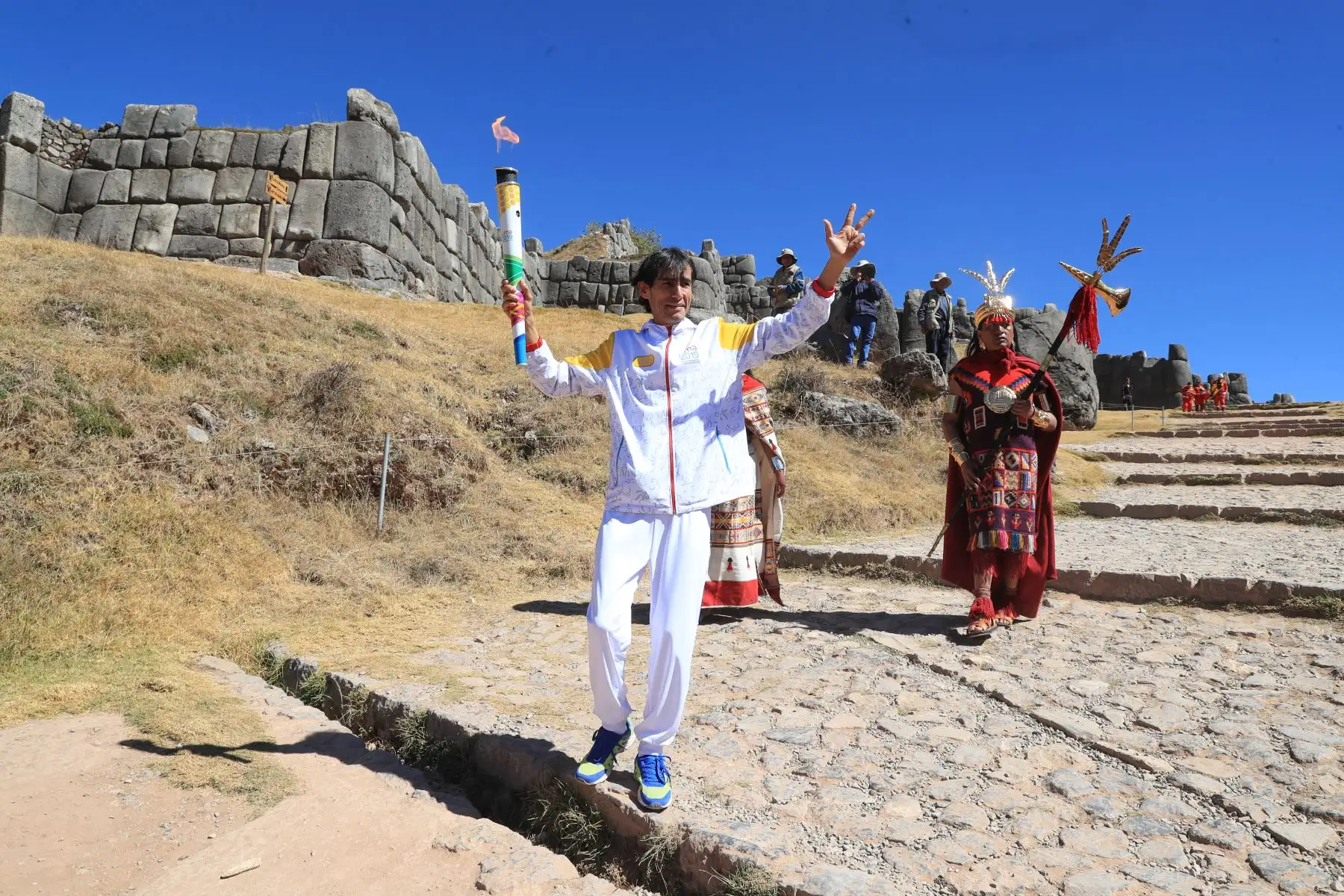 Antocha de los Juegos Panamericanos recorre los principales atractivos turísticos de la ciudad del Cusco.

Foto: ANDINA/Juan Carlos Guzmán Negrini.