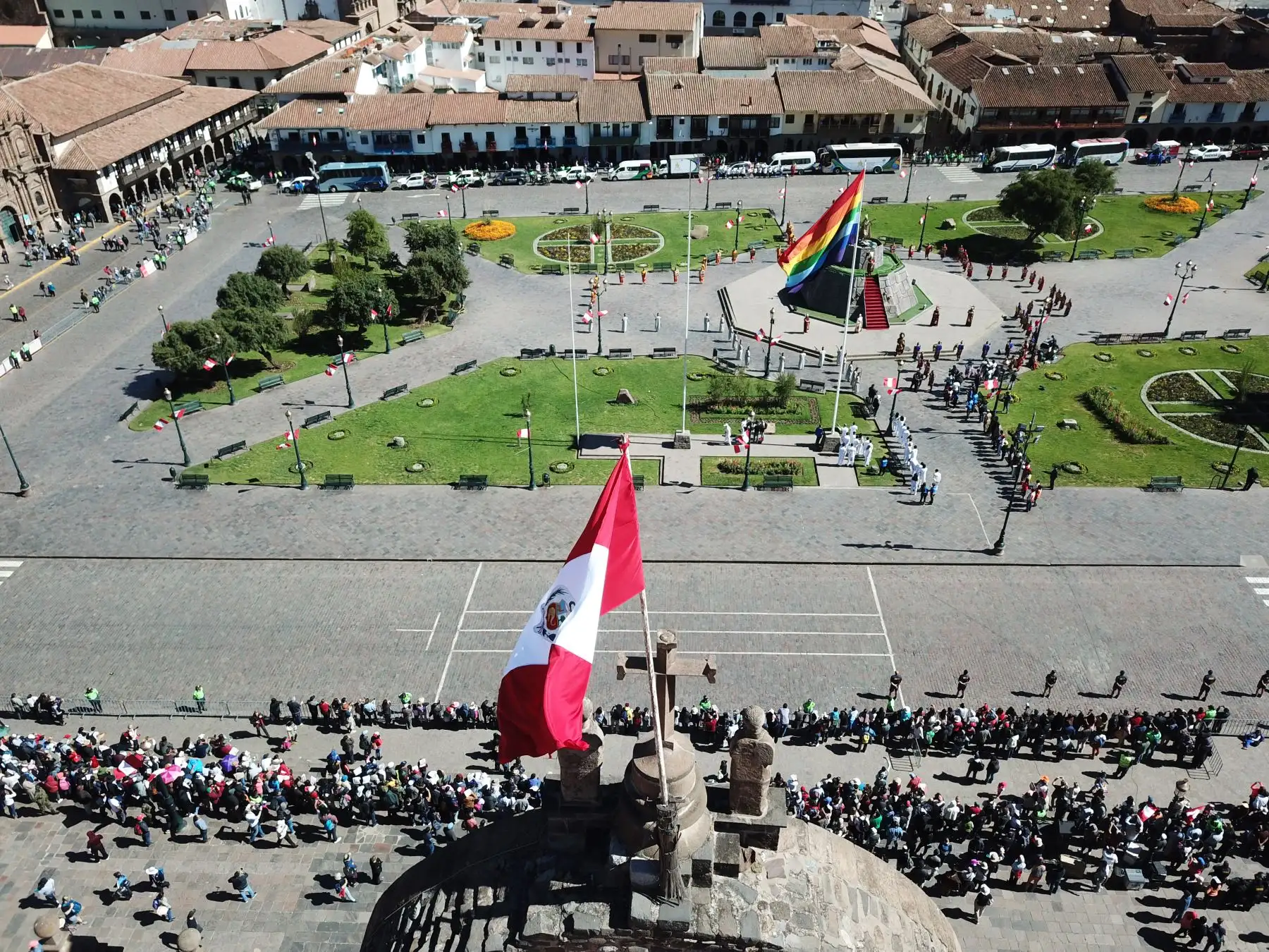 Antocha de los Juegos Panamericanos recorre los principales atractivos turísticos de la ciudad del Cusco.

Foto: ANDINA/Juan Carlos Guzmán Negrini.