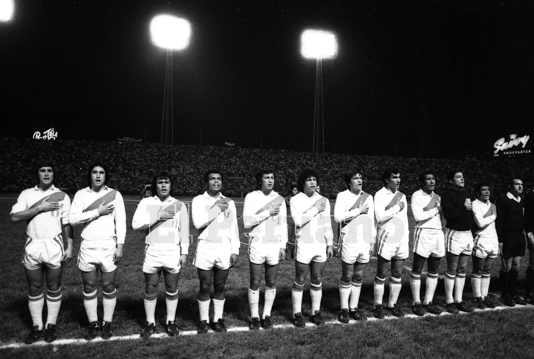Caracas, Venezuela - 28 octubre 1975 / Perú se coronó campeón sudamericano de fútbol al vencer 1 - 0 a Colombia con gol de Hugo Sotil. La selección peruana se alzó por segunda vez con la Copa América.