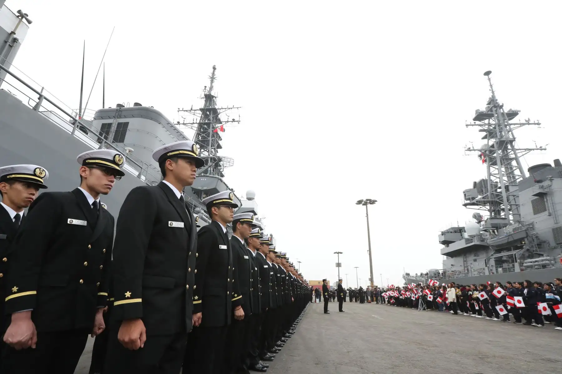 Escuadra de entrenamiento de autodefensa de la Fuerza Marítima Japonesa, conformada por  los buques “Kashima” e “Inazuma” llega al puerto del Callao. Foto: ANDINA/Melina Mejía