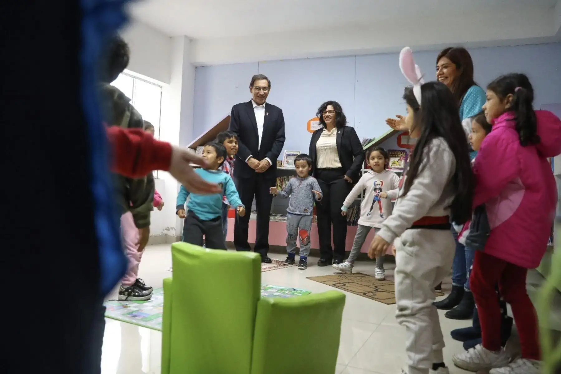El Presidente Vizcarra acompañado de la primera dama, Maribel Díaz, educadora de profesión, participan de las celebraciones del Día del Maestro en el IE N. 1017 Señor de Los Milagros del distrito de Breña. Foto: ANDINA/ Prensa Presidencia