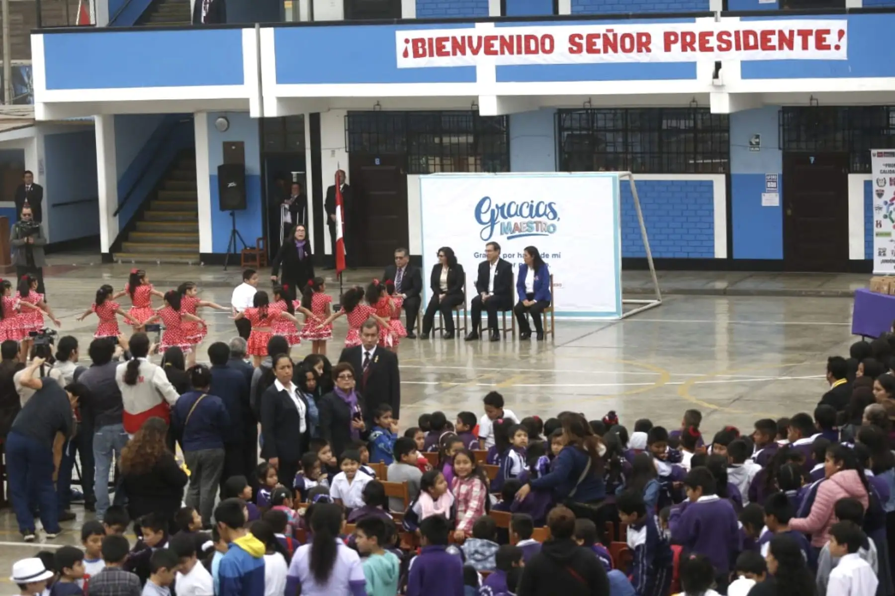 El Presidente Vizcarra participa de las celebraciones del Día del Maestro en el IE N. 1017 Señor de Los Milagros del distrito de Breña. Foto: ANDINA/ Prensa Presidencia