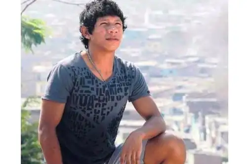 Edison Michael Flores Peralta en su adolescencia, cuando no imaginaba que sería uno de los mejores jugadores de la selección peruana de fútbol, y que la llevaría a la Copa Mundial Rusia 2018 a los 24 años.  ANDINA/Difusión