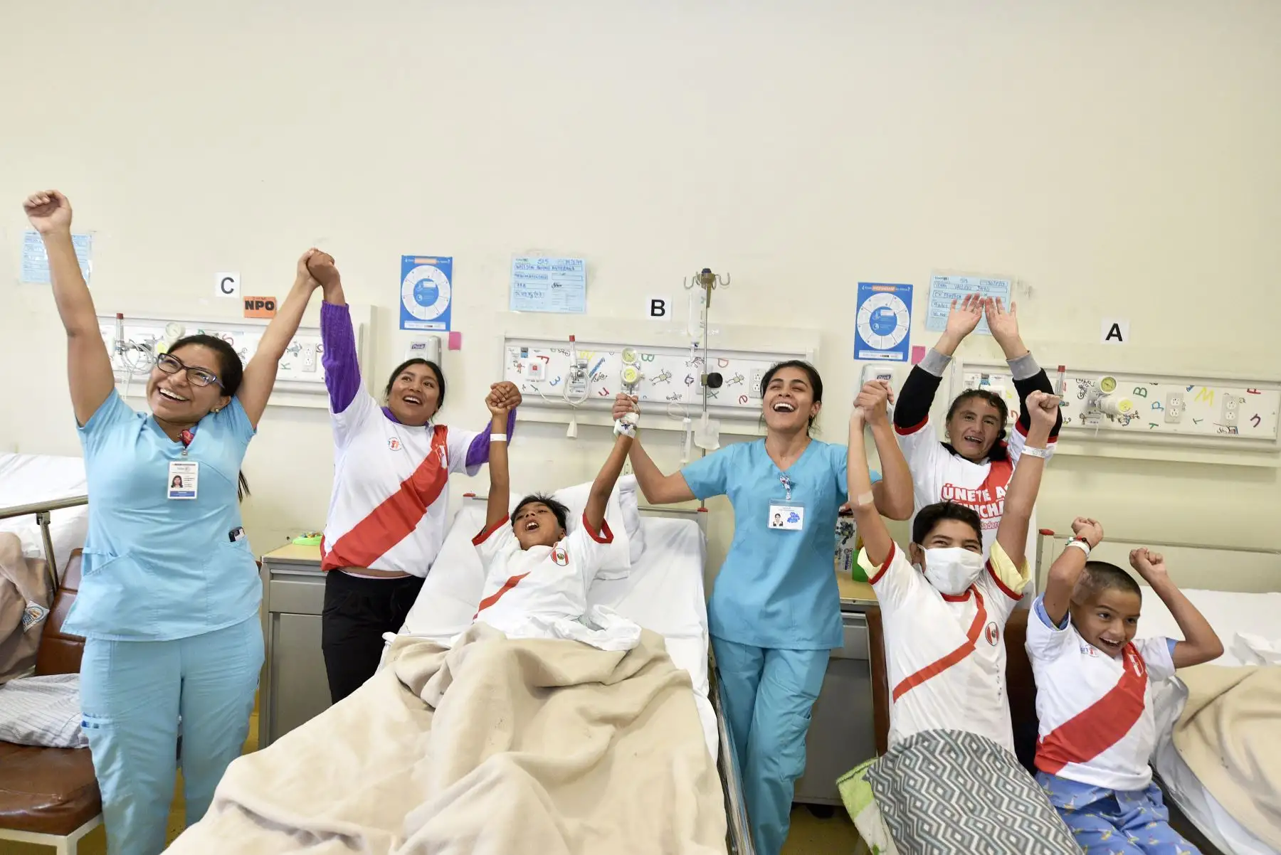 Pacientes del INSN San Borja envían mensaje de aliento a la Selección Peruana de Fútbol que enfrentará a Brasil por la final de la Copa América.
Foto: Difusión INSN San Borja