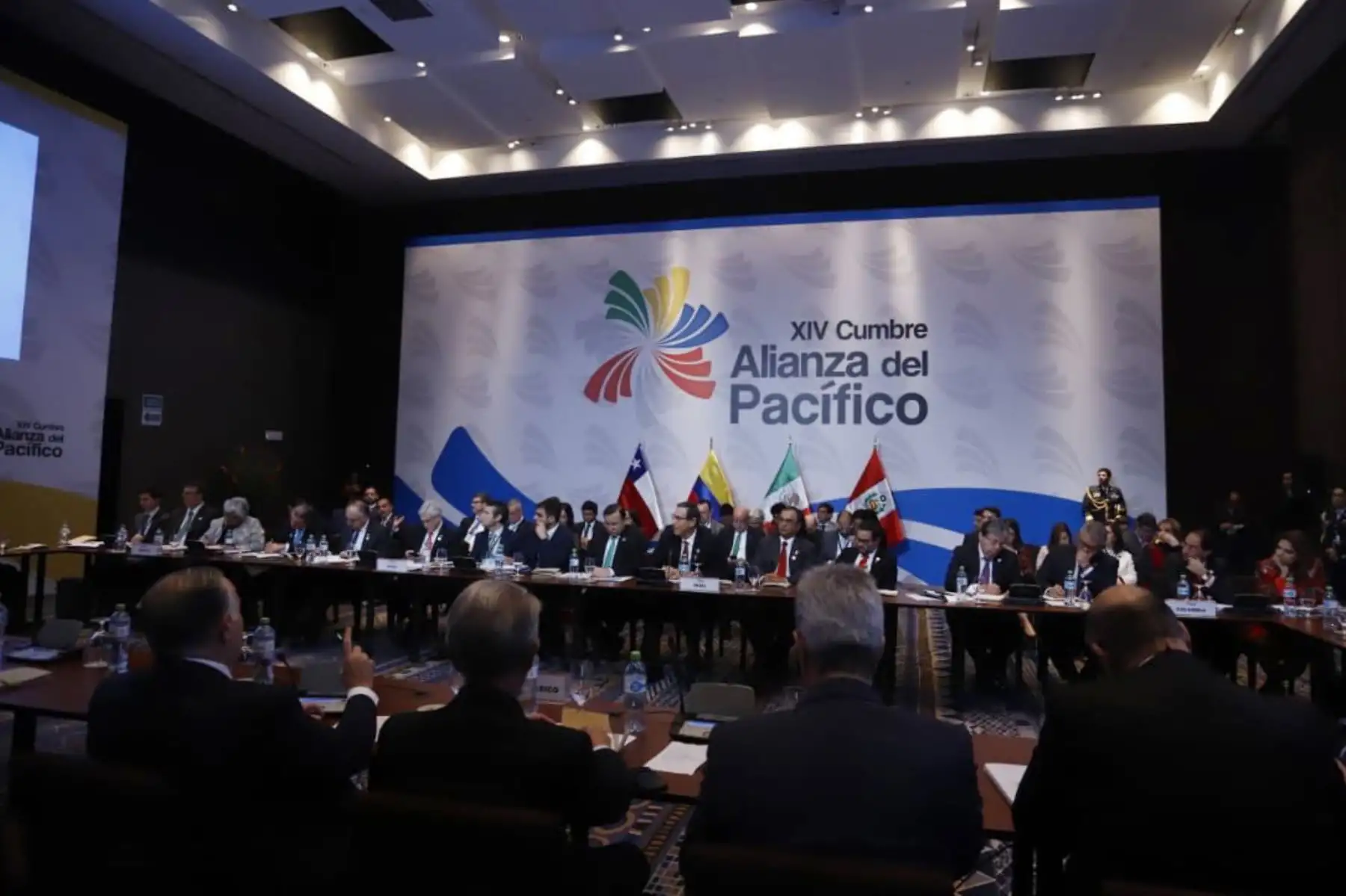 Sesión de trabajo en la  XIV Cumbre de la Alianza del Pacífico con los Presidentes Martín Vizcarra, Iván Duque, Sebastian Piñeira, el Canciller de Mexico, Marcelo Ebrand y como invitado el presidente de Ecuador, Lennin Moreno.
Foto: ANDINA/Difusión