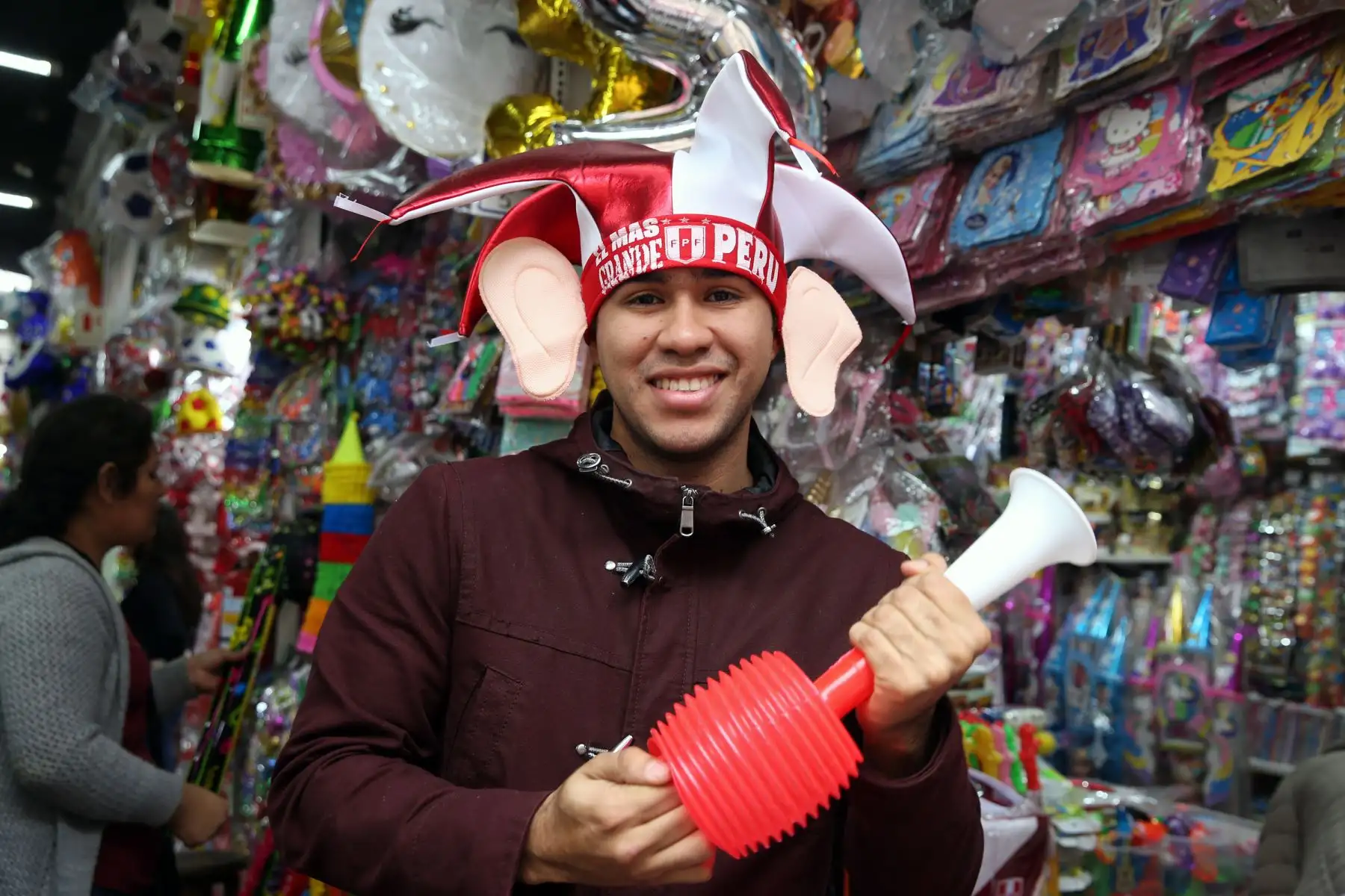 Productos alusivos a la selección peruana .Foto: ANDINA/Norman Córdova