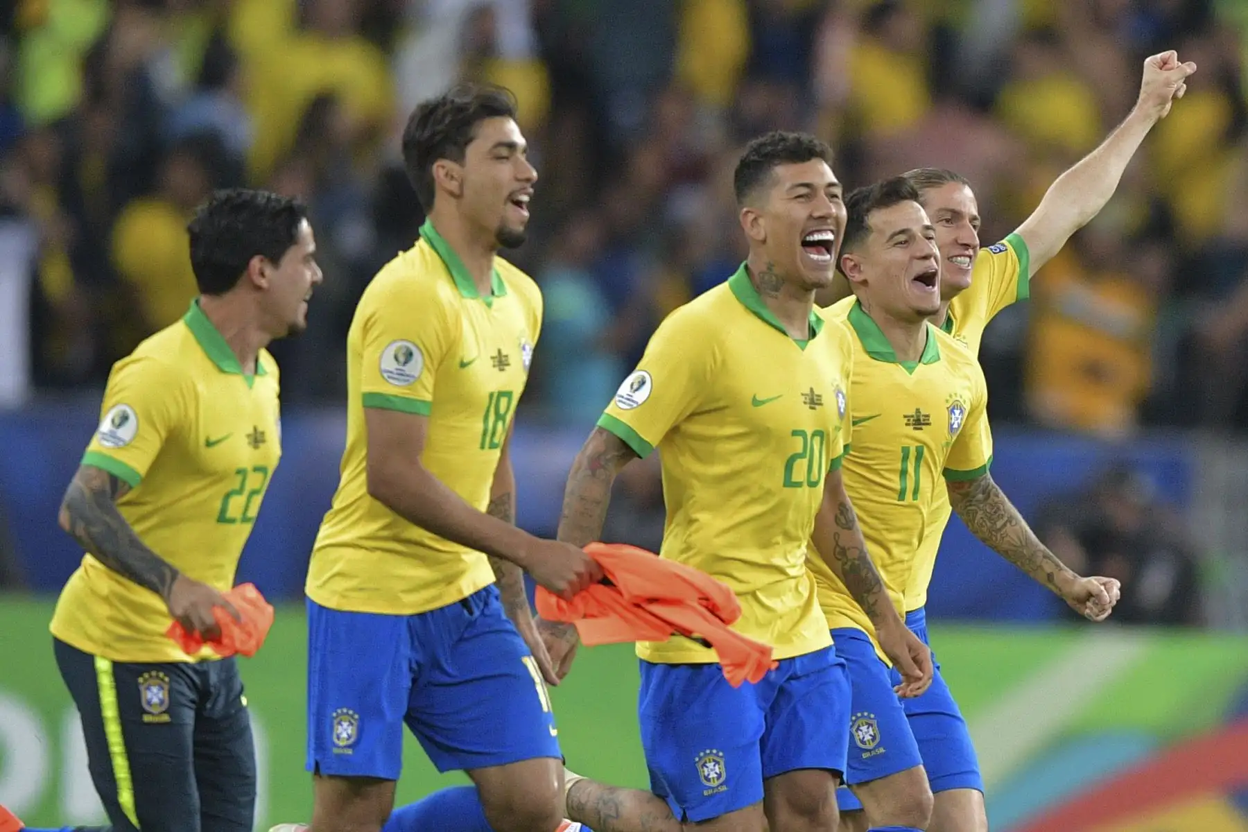 Los jugadores de Brasil celebran después de ganar la Copa América después de derrotar a Perú 3-1 en el partido final del torneo de fútbol en el Estadio Maracaná de Río de Janeiro, Brasil.
Foto: AFP
