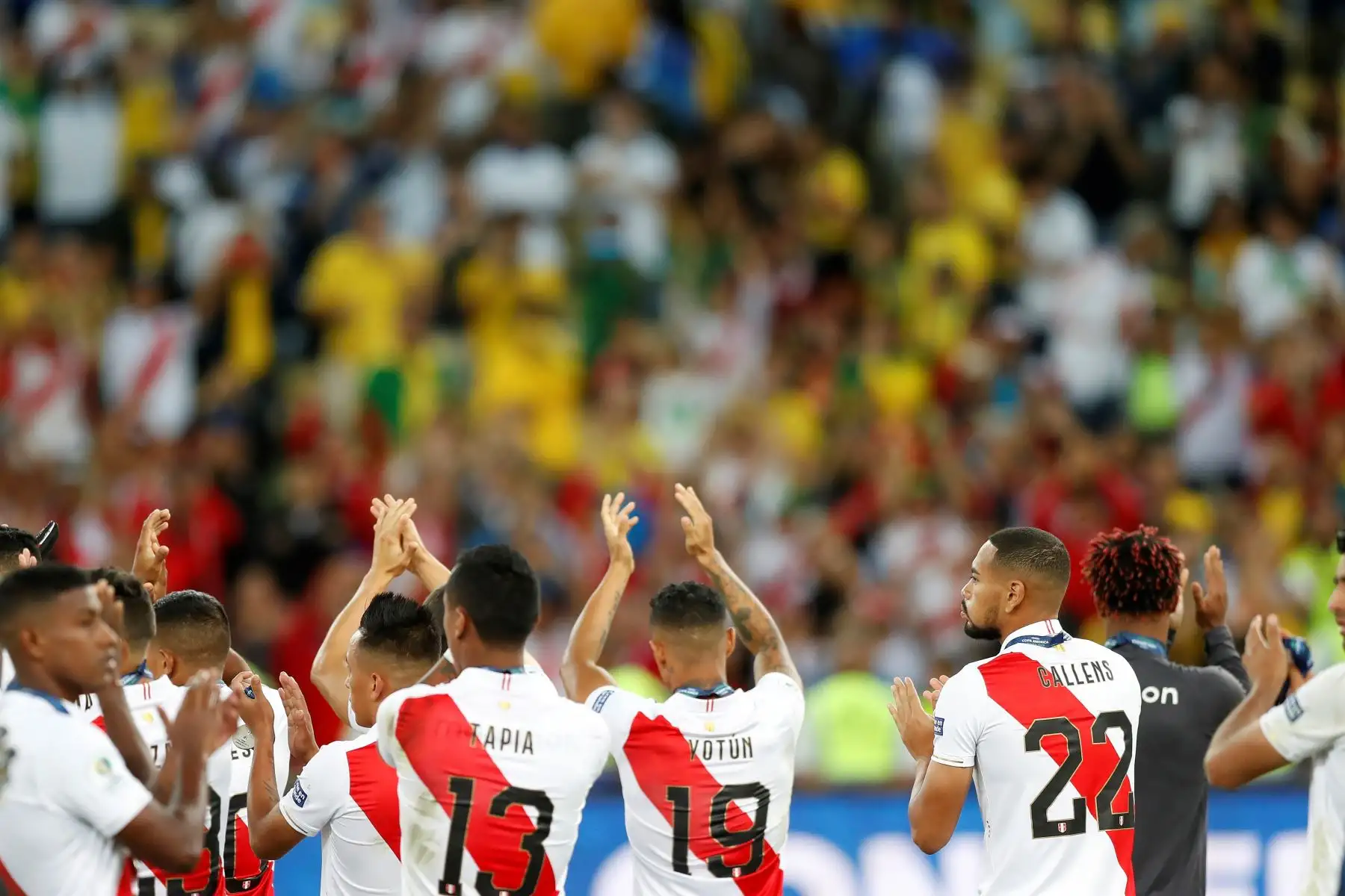 Jugadores de Perú celebran el segundo lugar de la Copa América de Fútbol 2019, en el Estadio Maracanã de Río de Janeiro, Brasil.
Foto: EFE