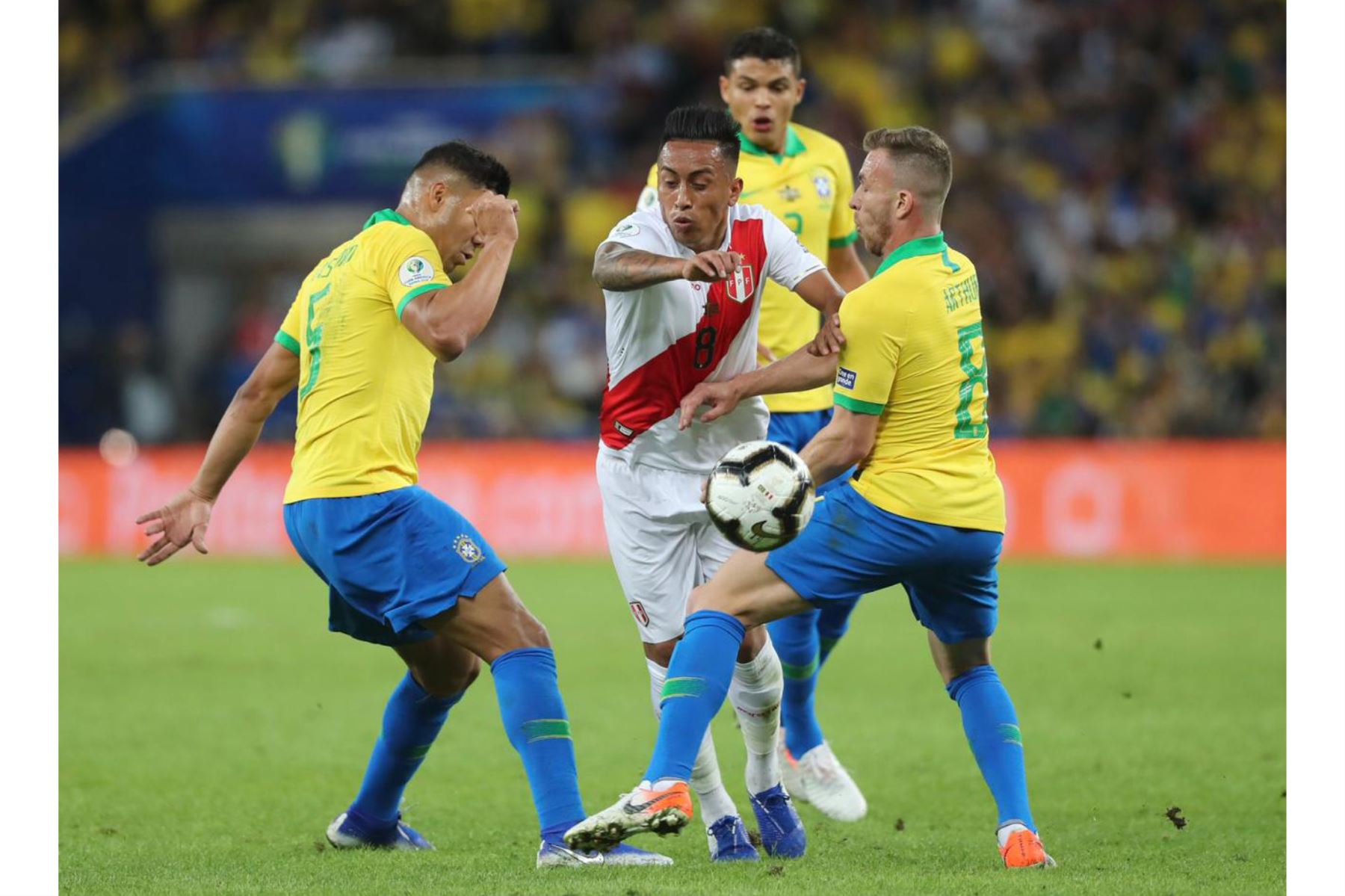 El peruano Cristian Cueva reacciona en la final del torneo de fútbol de Copa América contra Brasil en el Estadio Maracaná de Río de Janeiro, Brasil.
Foto: FPF