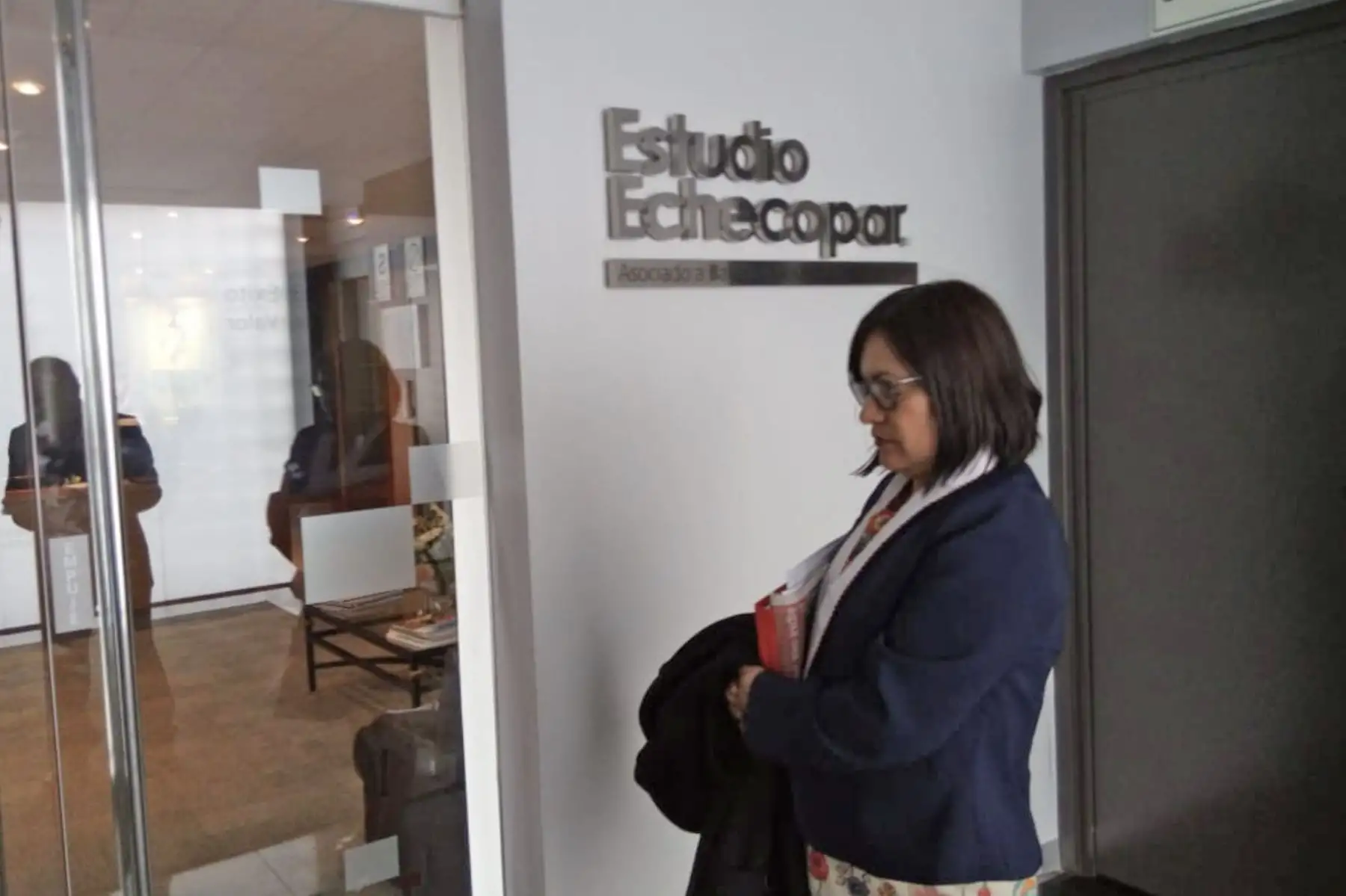 Allanamiento de inmuebles por el caso gasoducto del sur, donde se recaba documentación, que será analizada por el grupo de trabajo del Ministerio Público. Foto: Twitter/ Ministerio público
