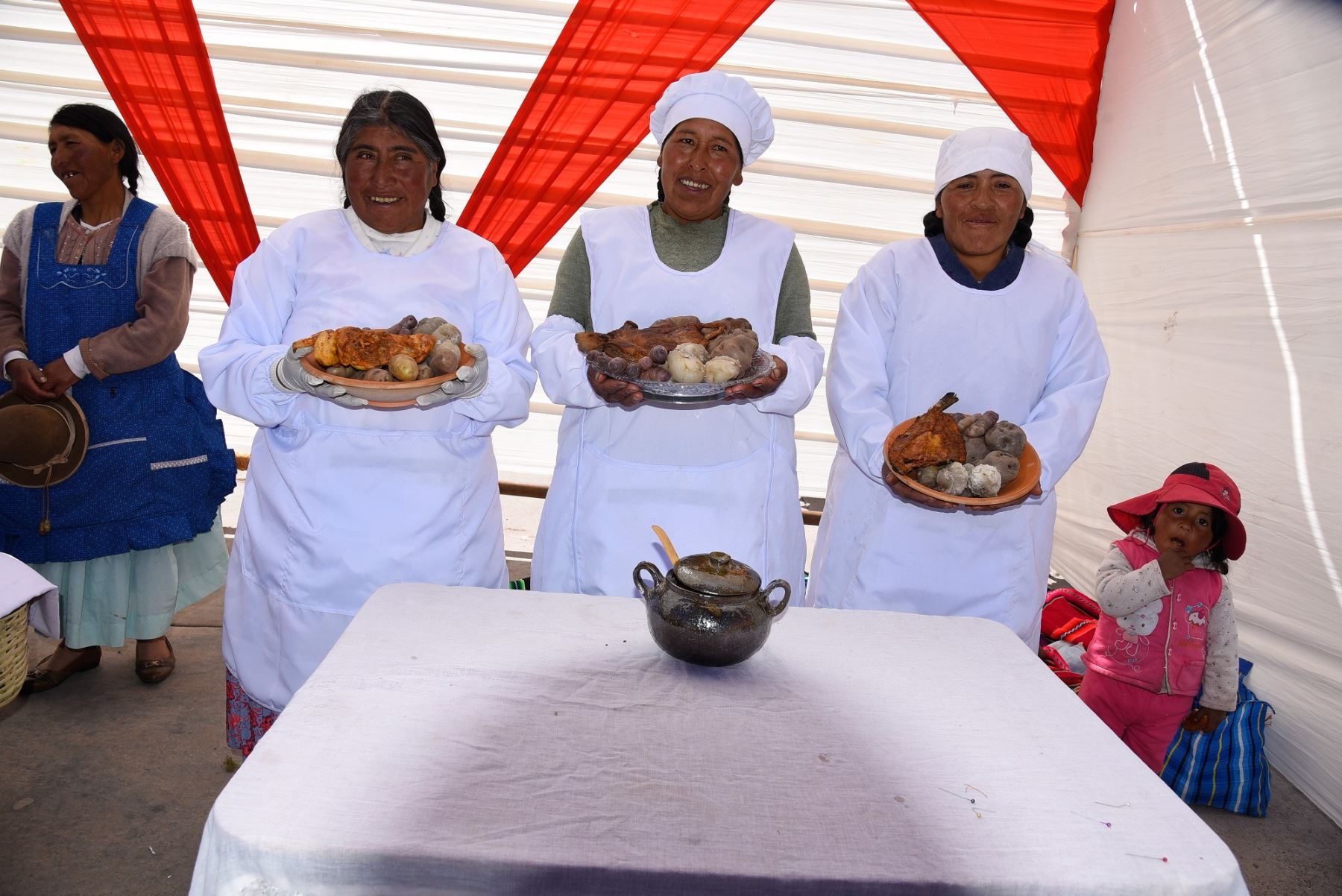 Usuarios de Haku Wiñay del distrito de San Juan de Salinas, en Puno, se suman a lucha contra la anemia y desnutrición infantil con emprendimientos rurales. ANDINA/Difusión