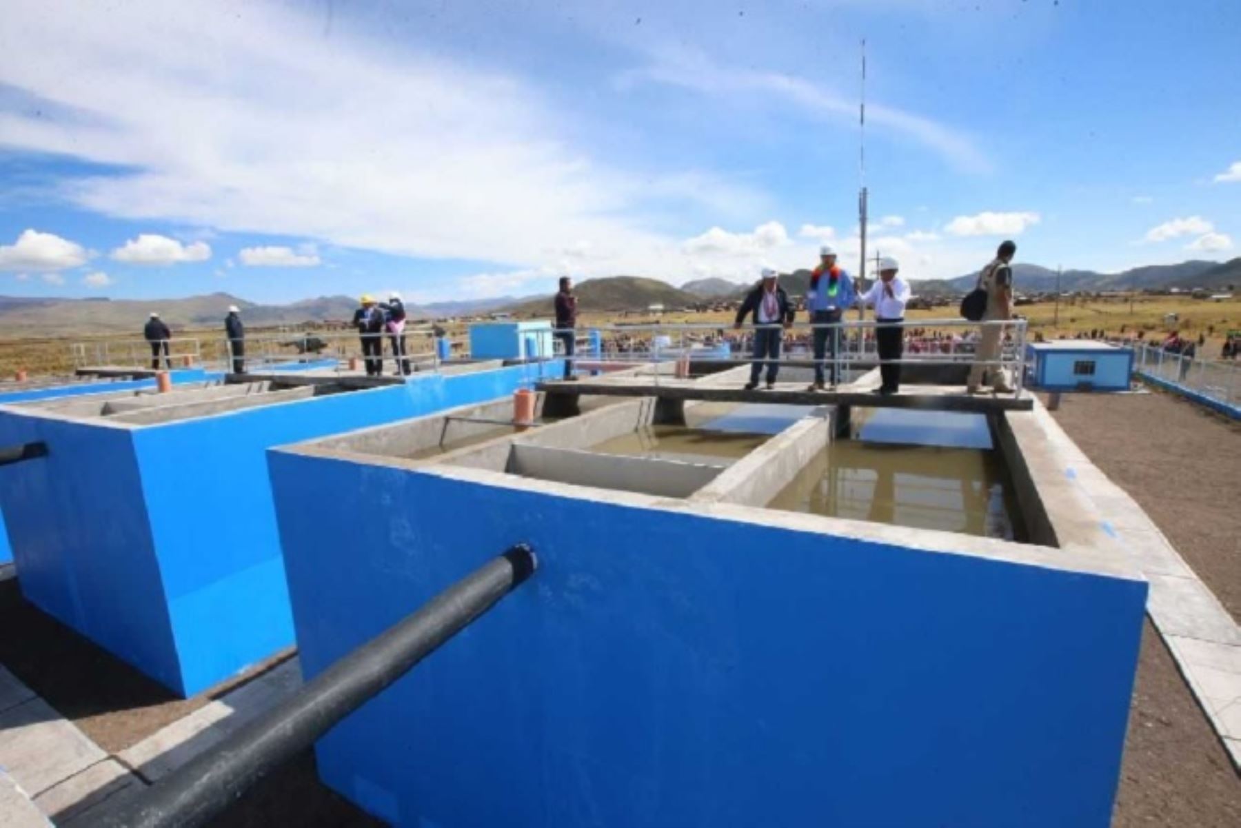 Un total de cuatro distritos de las provincias de San Román y de Puno, se beneficiarán con los trabajos de rehabilitación y optimización de la Planta de Tratamiento de Aguas Residuales (PTAR) La Chilla, porque permitirá reducir los efectos de la descarga de aguas residuales de dicha PTA que afecta la cuenca baja del río Coata.