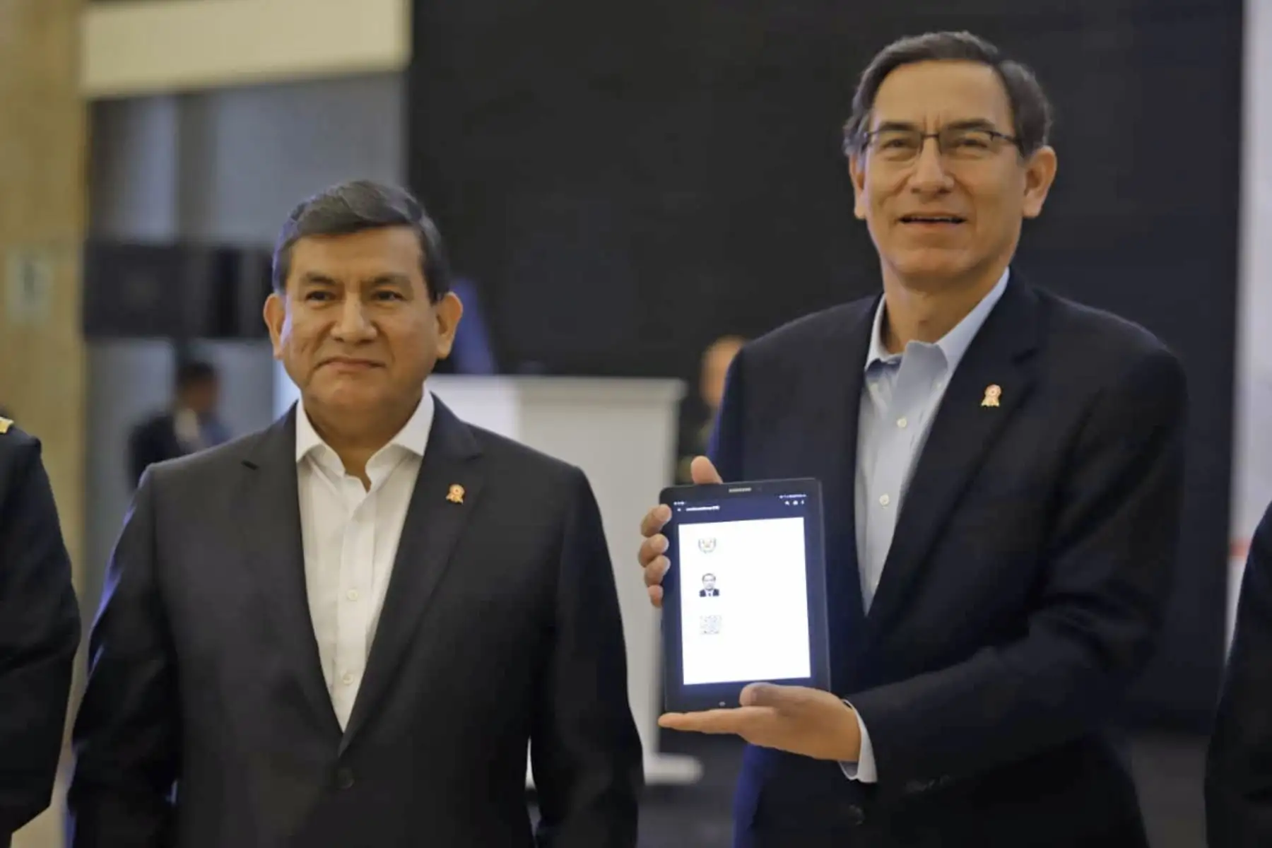 El presidente Martin Vizcarra, junto al ministro del Interior, participa de la presentación del nuevo servicio de emisión de Certificados de Antecedentes Policiales Digitales. Foto: ANDINA/ Prensa Presidencia