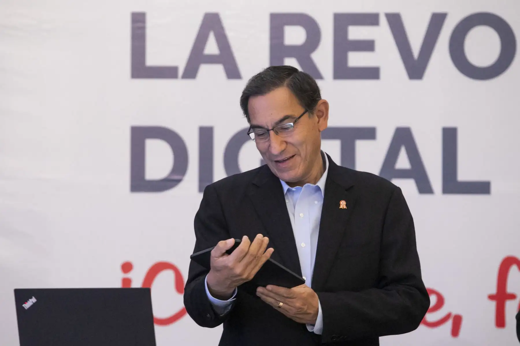 El presidente Martin Vizcarra, junto al ministro del Interior, participa de la presentación del nuevo servicio de emisión de Certificados de Antecedentes Policiales Digitales. Foto: ANDINA/ Prensa Presidencia
