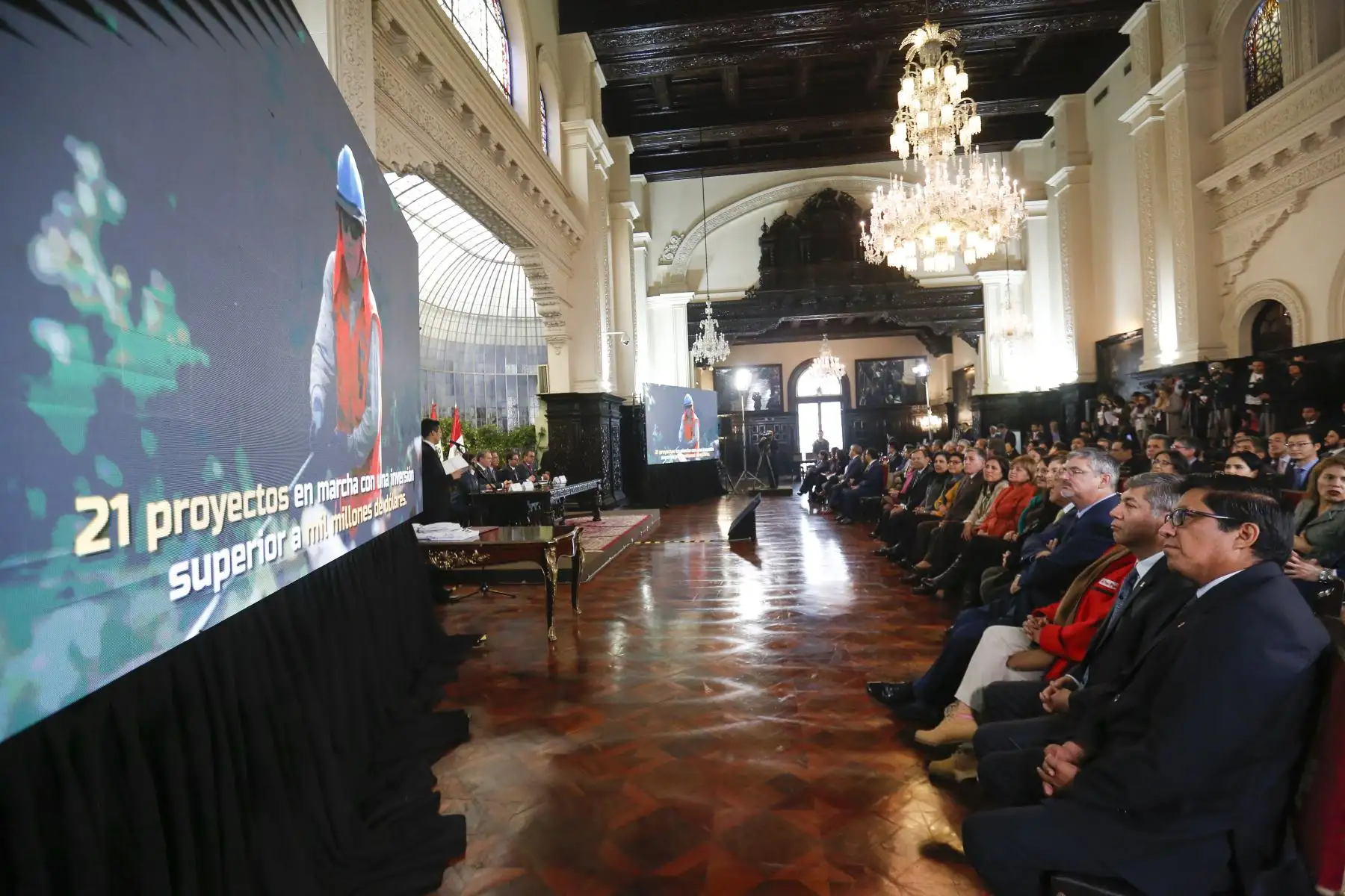 Jefe de estado preside suscripción de contrato para la ejecución del proyecto de creación de banda ancha para las regiones de Ancash, Arequipa, La Libertad, San Martín. Luego se realizó el lanzamiento del programa Turismo Seguro.
Foto: ANDINA/Prensa Presidencia