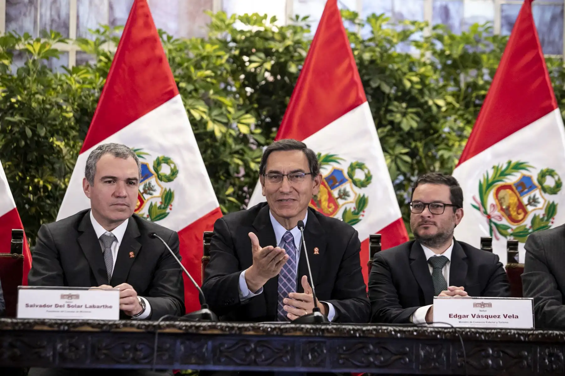 Jefe de estado preside suscripción de contrato para la ejecución del proyecto de creación de banda ancha para las regiones de Ancash, Arequipa, La Libertad, San Martín. Luego se realizó el lanzamiento del programa Turismo Seguro.
Foto: ANDINA/Prensa Presidencia
