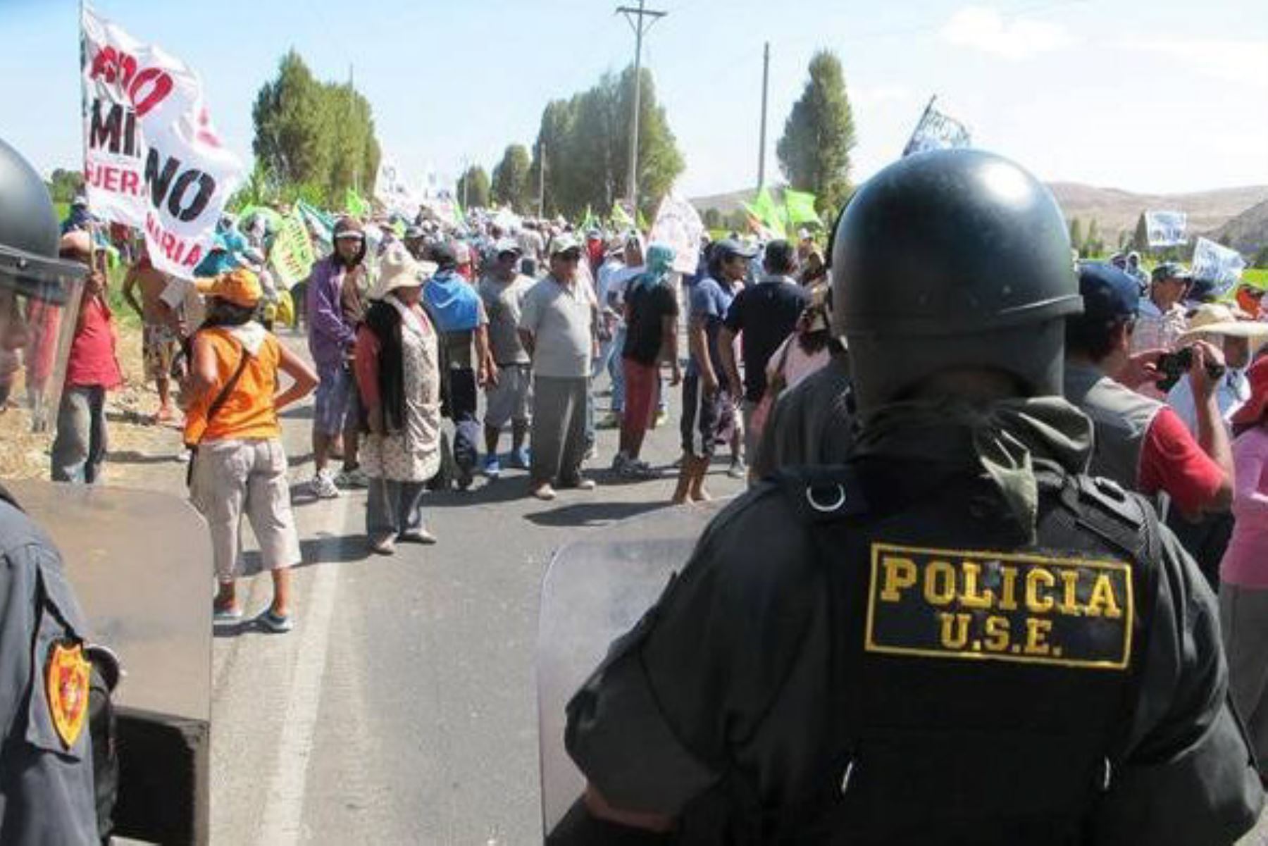 Policía impide ingreso de manifestantes al centro de la ciudad de Arequipa. ANDINA/archivo