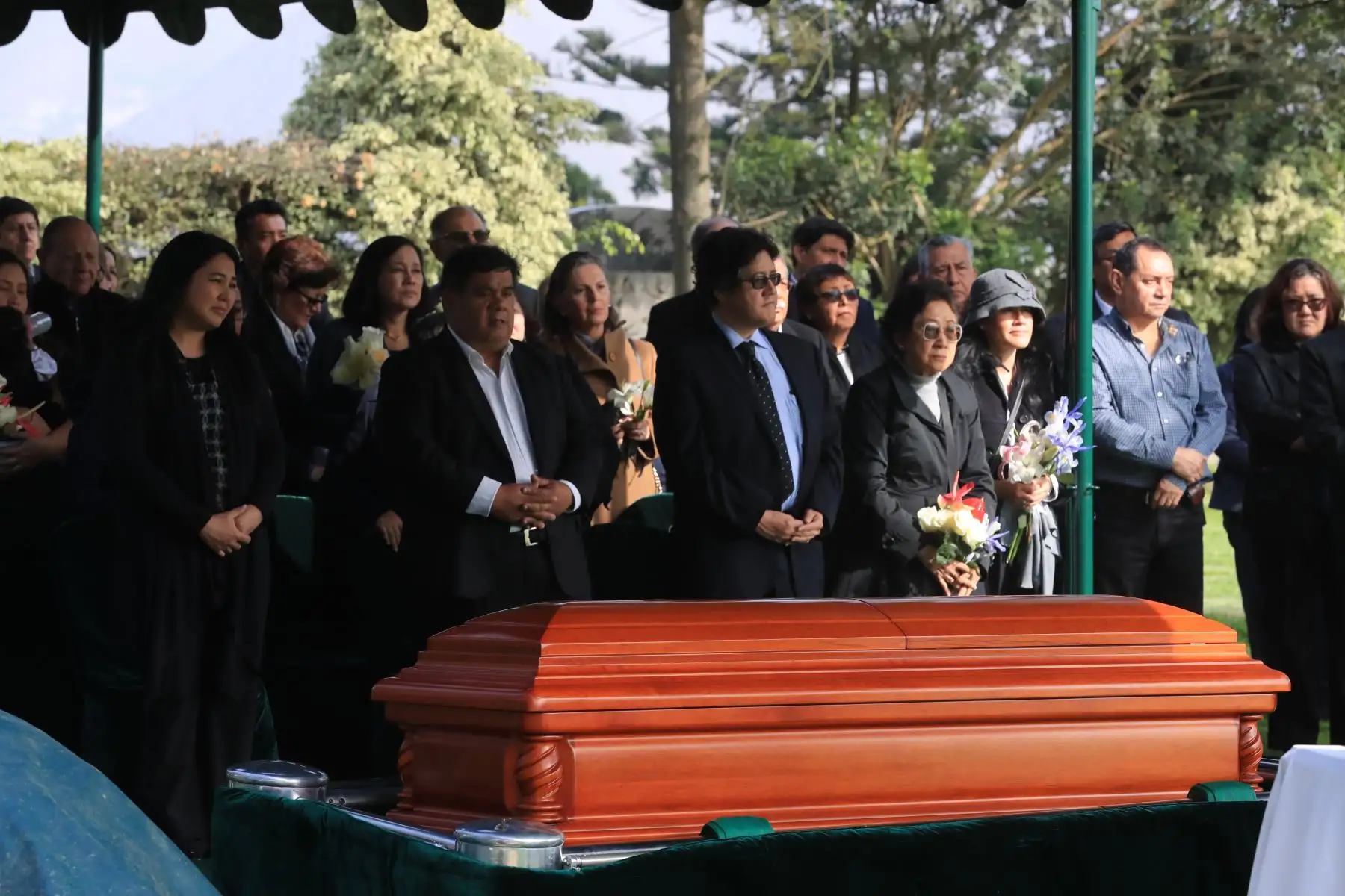 Entierro del sismólogo  Julio Kuroiwa en el camposanto Jardines de la Paz de La Molina

Foto: ANDINA/Juan Carlos Guzmán Negrini.