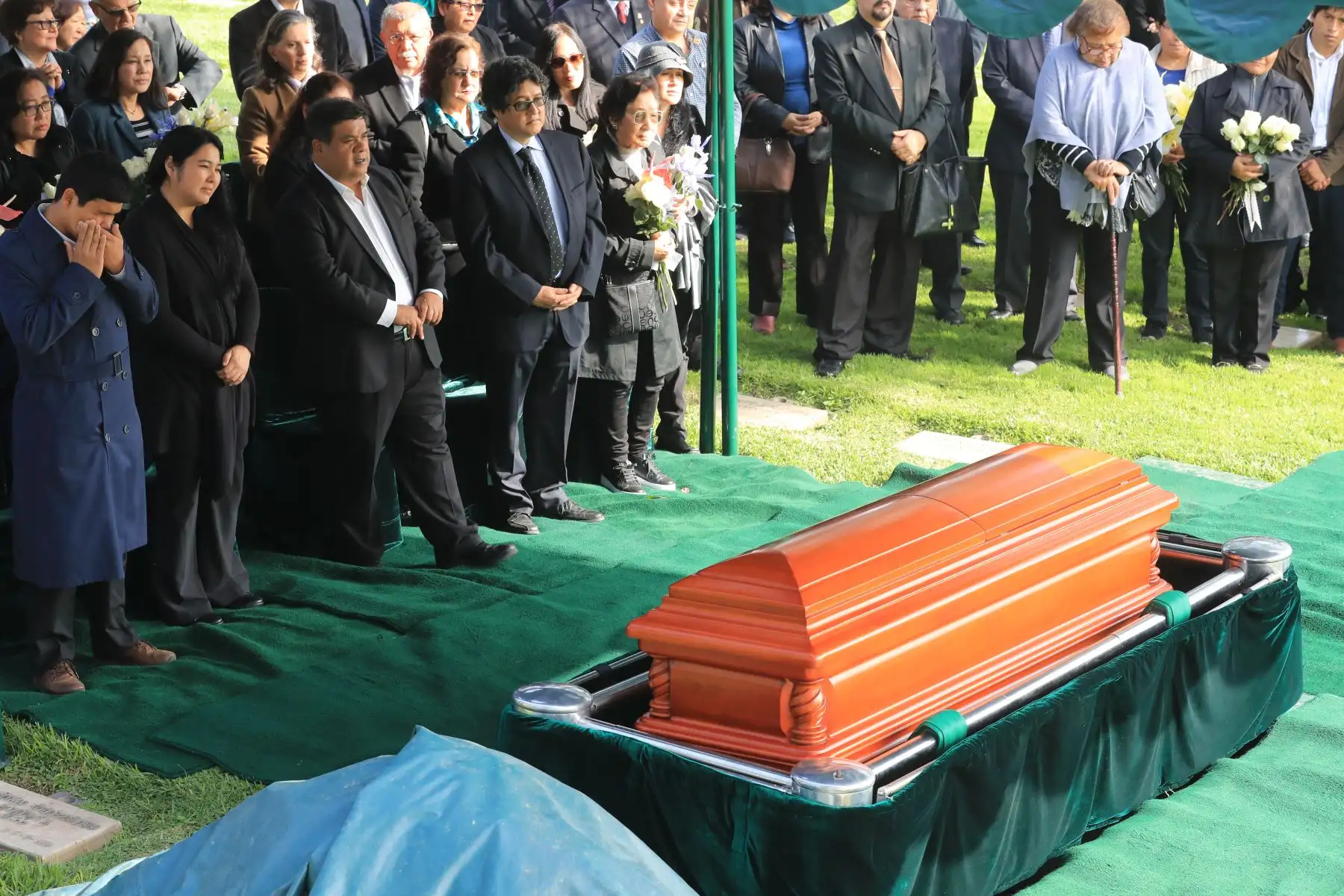 Entierro del sismólogo  Julio Kuroiwa en el camposanto Jardines de la Paz de La Molina

Foto: ANDINA/Juan Carlos Guzmán Negrini.
