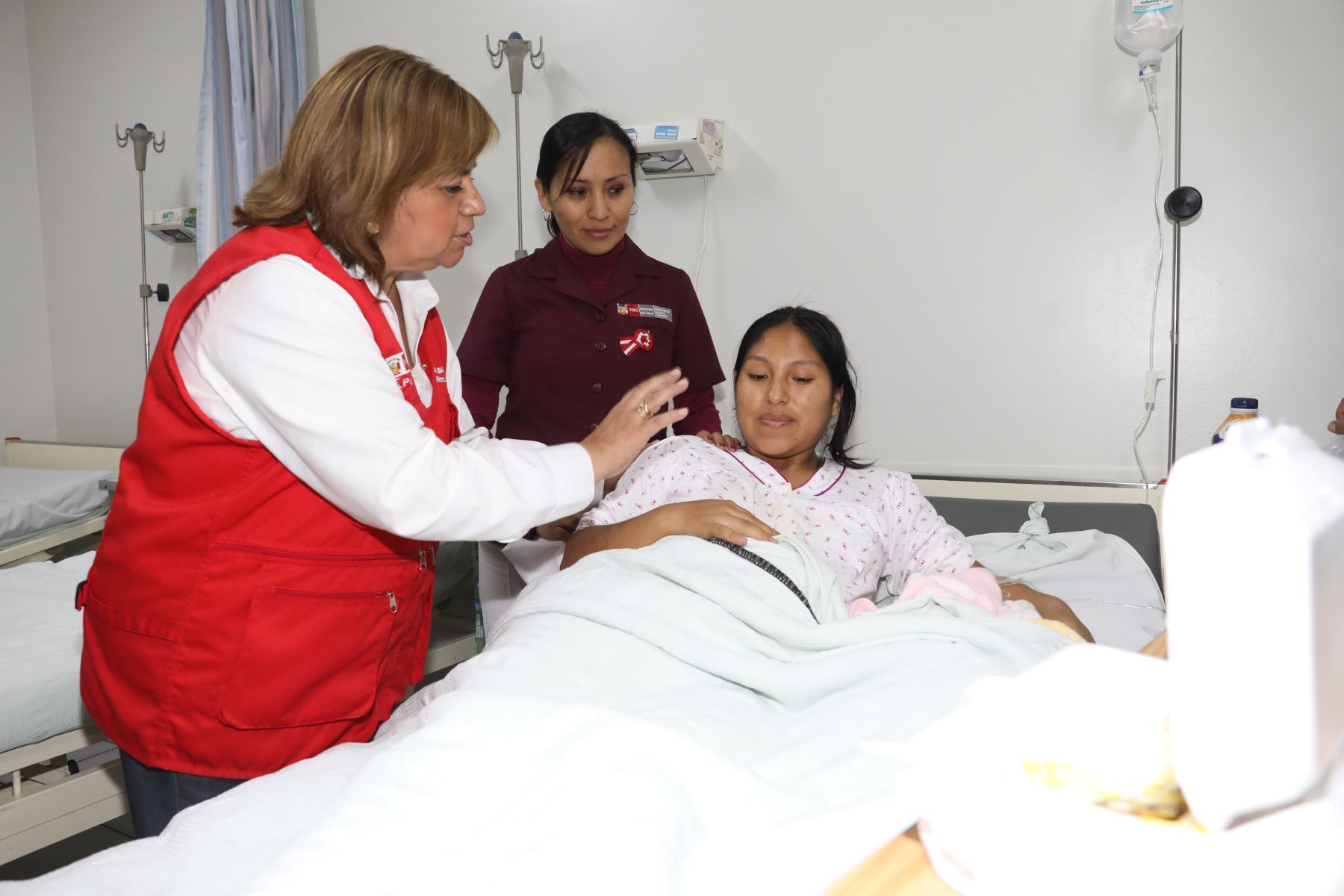 Ministra de Salud Zulema Tomás inauguró el Centro Materno Infantil (CMI) Santa Anita y anuncio la nueva infraestructura, equipamiento y amplió el servicio de 227 centros y puestos de salud en Lima Metropolitana con una inversión de casi 28 millones de soles.Foto.ANDINA/MINSA