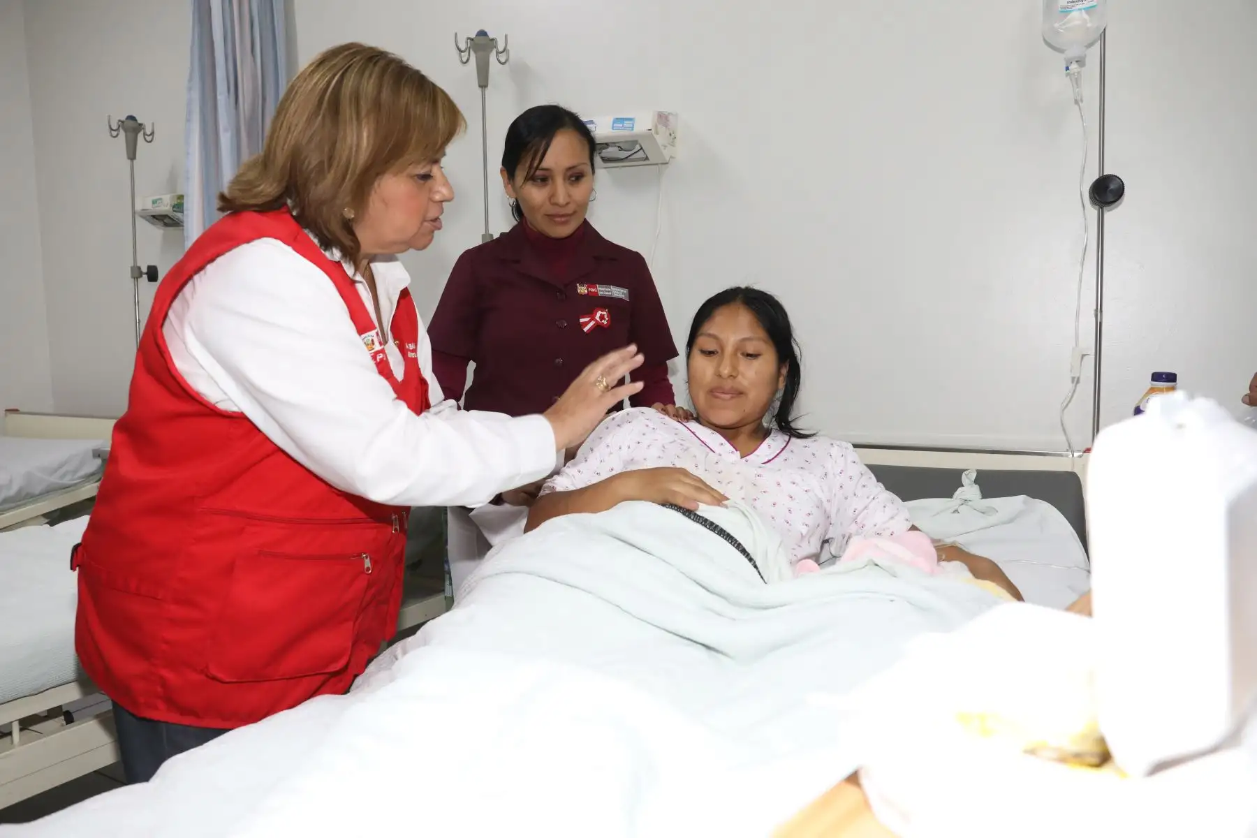 Ministra de Salud Zulema Tomás inauguró el Centro Materno Infantil (CMI) Santa Anita y anuncio la nueva infraestructura, equipamiento y amplió el servicio de 227 centros y puestos de salud en Lima Metropolitana con una inversión de casi 28 millones de soles.Foto.ANDINA/MINSA