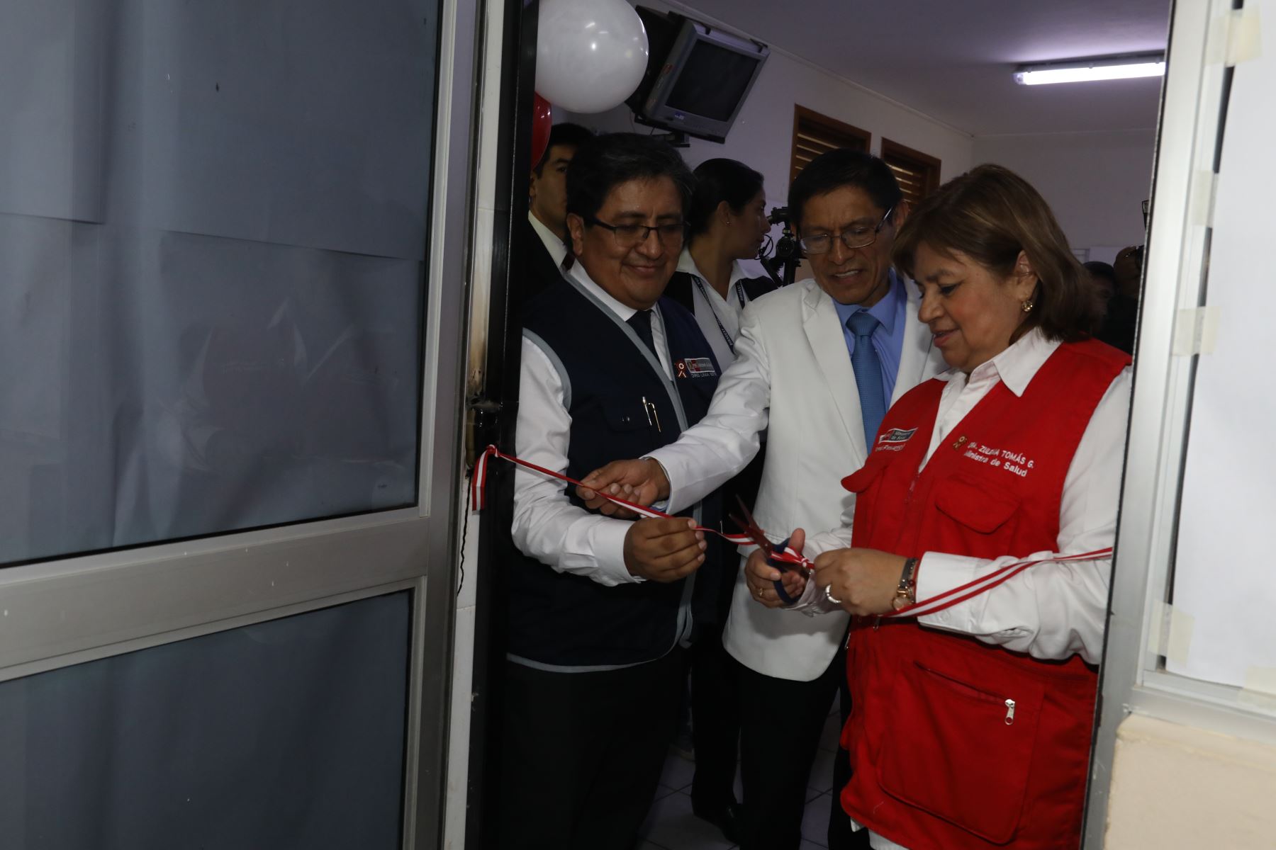 Ministra de Salud Zulema Tomás inauguró el Centro Materno Infantil (CMI) Santa Anita y anuncio la nueva infraestructura, equipamiento y amplió el servicio de 227 centros y puestos de salud en Lima Metropolitana con una inversión de casi 28 millones de soles.Foto.ANDINA/MINSA