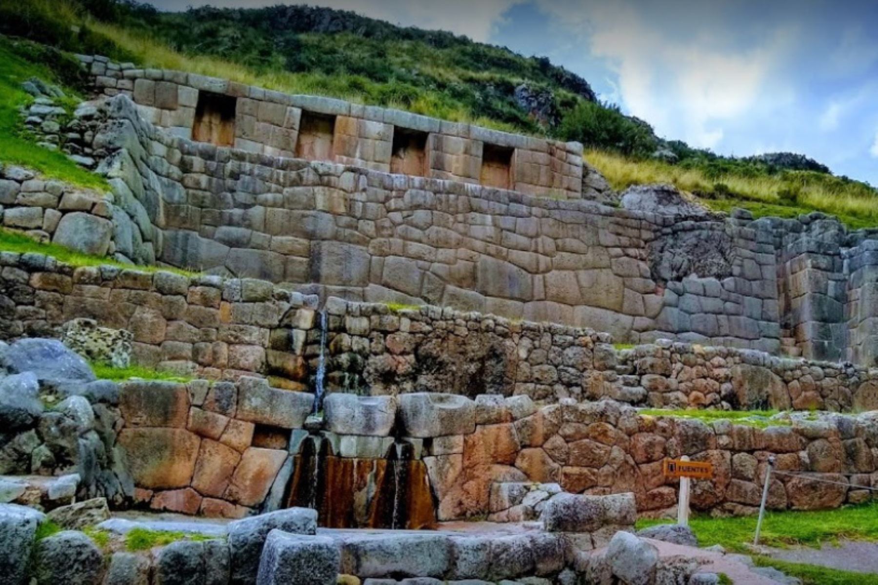 Sitio arqueológico de Tambomachay, en la región Cusco. Ejemplo que la extraordinaria arquitectura inca.