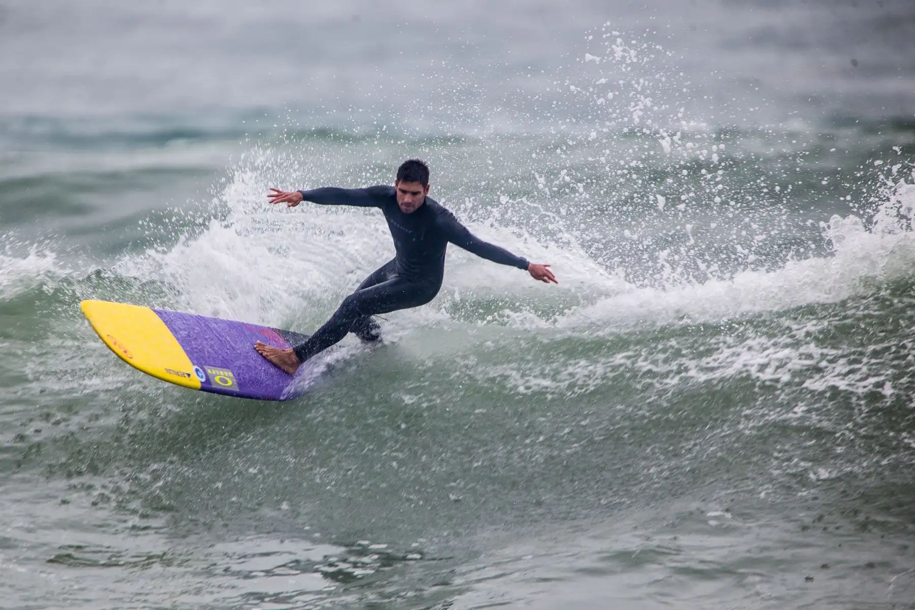 Administra su propia marca de tablas que muchos surfistas usan en las distintas competencias internacionales. Foto: ANDINA/Luis Iparraguirre
