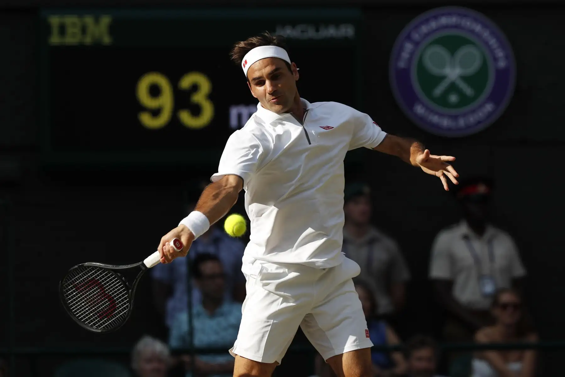 El suizo Roger Federer jugará la final de Wimbledon ante el serbio Novak Djokovic, luego de derrotar al español Rafael Nadal por 7-6 (3), 1-6, 6-3 y 6-4. Foto: AFP