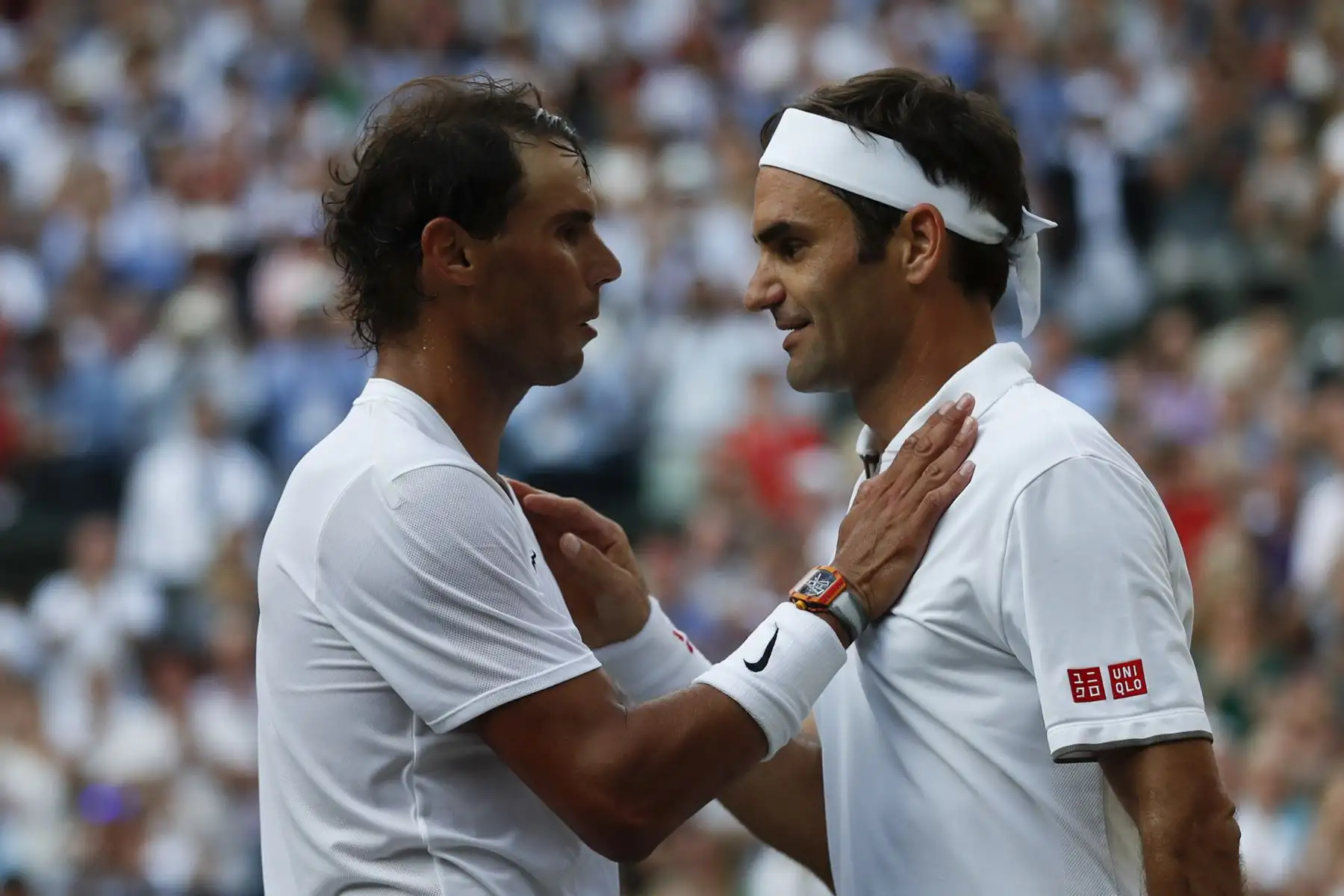 El suizo Roger Federer jugará la final de Wimbledon ante el serbio Novak Djokovic, luego de derrotar al español Rafael Nadal por 7-6 (3), 1-6, 6-3 y 6-4. Foto: AFP