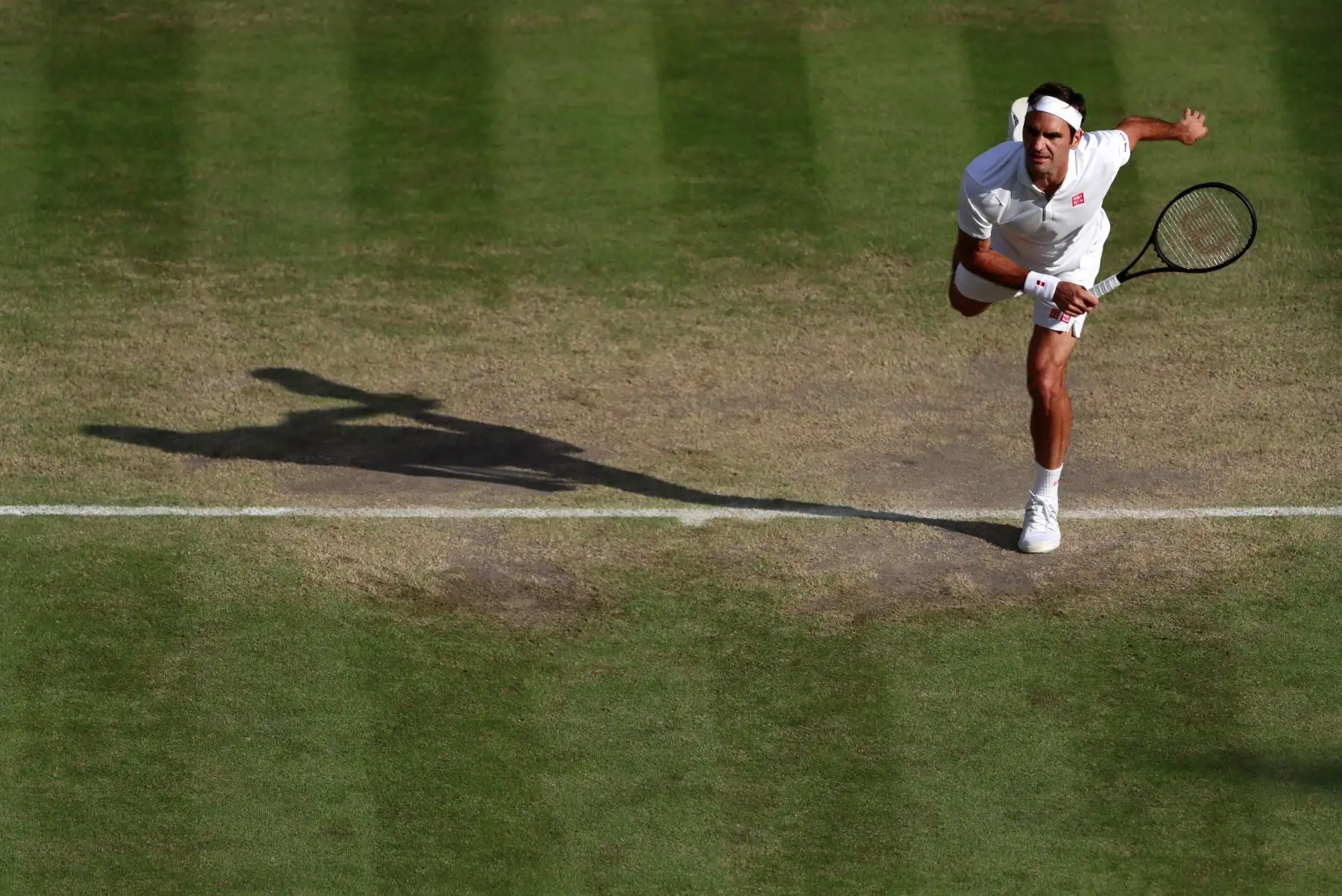 El suizo Roger Federer jugará la final de Wimbledon ante el serbio Novak Djokovic, luego de derrotar al español Rafael Nadal por 7-6 (3), 1-6, 6-3 y 6-4. Foto: AFP