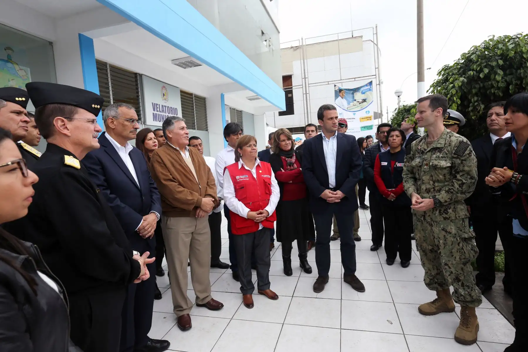 Clausura de Operación Hermandad  y visita al USNS Comfort   Embajador de los EEUU Krisna Urs ,ministra de  de Salud  Zulema Tomás  y ministro de Defensa Jorge Moscoso Flores ,Jorge Muñoz  alcalde de la Municipalidad de Lima .Foto: ANDINA/Norman Córdova