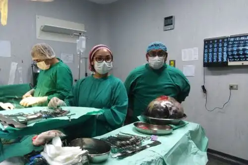 Paciente con tumor de 15 kilos en el abdomen fue operada con éxito en hospital de Ventanilla. Foto: Andina/Difusión