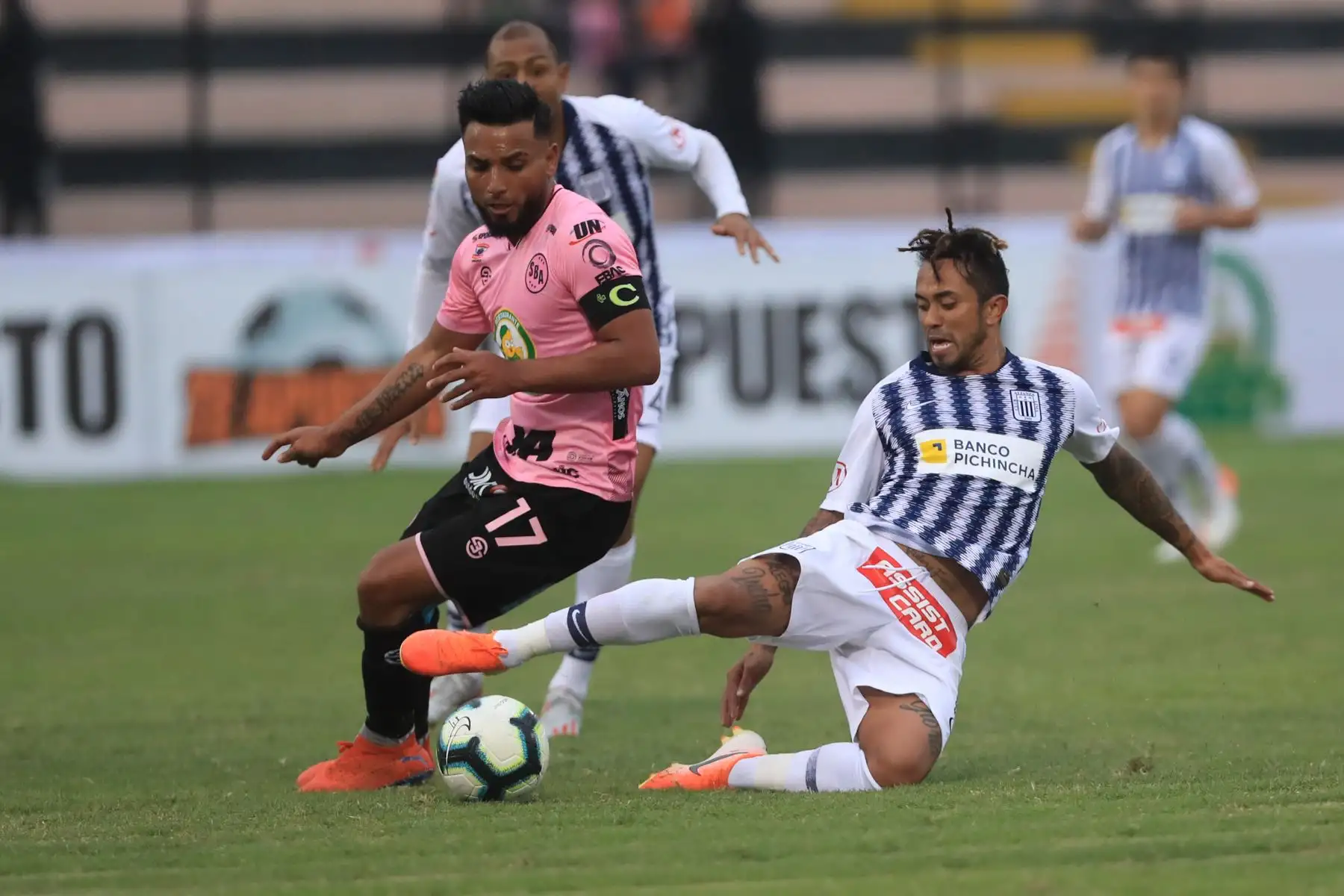 Alianza Lima derrotó al Sport Boys por dos tantos a uno en el Callao.

Foto: ANDINA/Juan Carlos Guzmán Negrini.