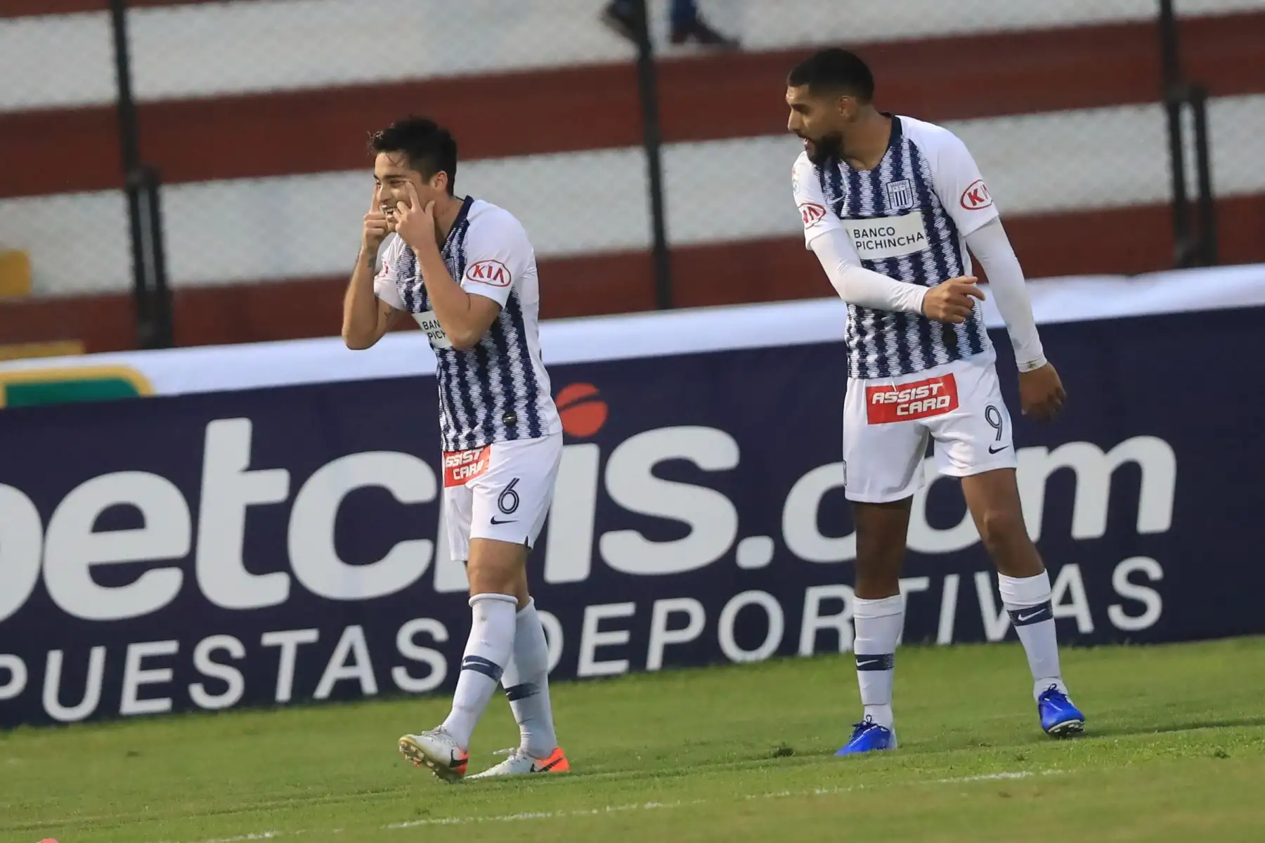 Alianza Lima derrotó al Sport Boys por dos tantos a uno en el Callao.

Foto: ANDINA/Juan Carlos Guzmán Negrini.