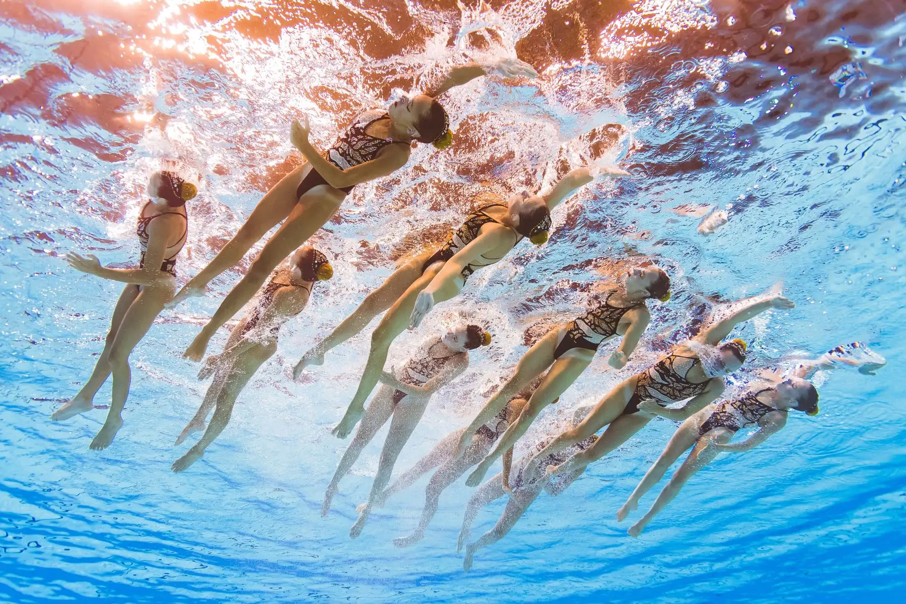 El equipo de Hungría compite en la final de natación artística de rutina en el Campeonato Mundial 2019. Foto: AFP