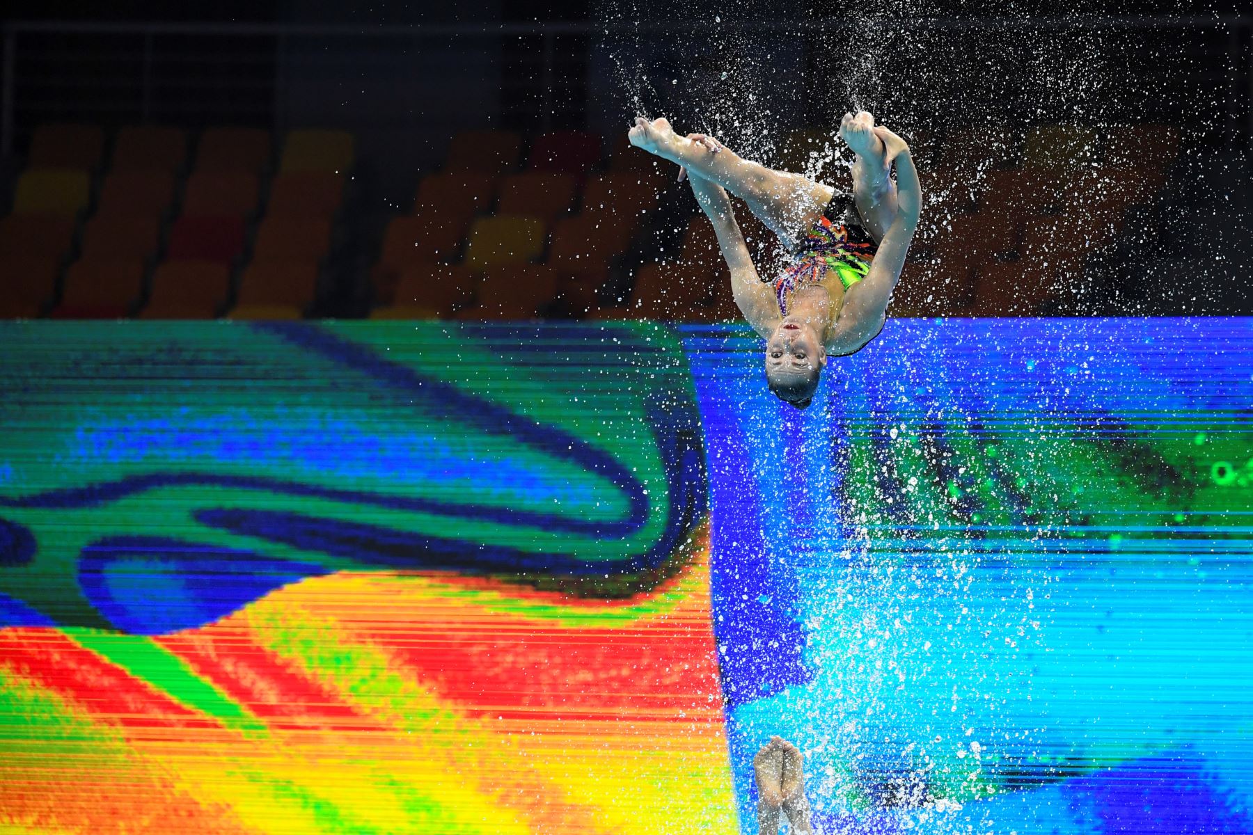 El equipo de Hungría compite en la final de natación artística de rutina en el Campeonato Mundial 2019. Foto: AFP