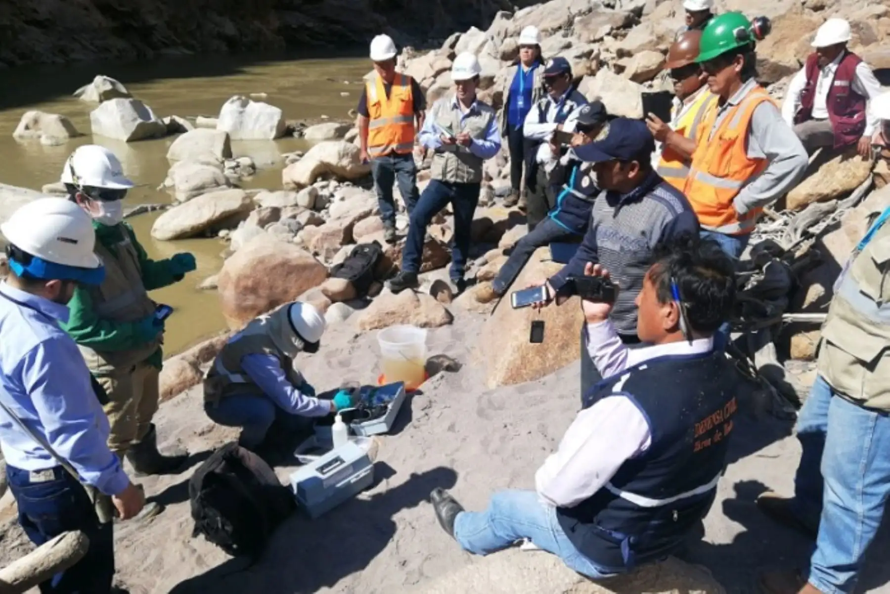 La Fiscalía Especializada en Materia Ambiental de Ayacucho-Huamanga abrió una investigación preliminar a la empresa minera Doe Run Perú y dispuso el retiro del material deslizado a consecuencia del relave minero del 10 de julio último, que habría afectado el río Mantaro y las inmediaciones del centro poblado de Expansión Cobriza, distrito de San Pedro de Coris, en Huancavelica.