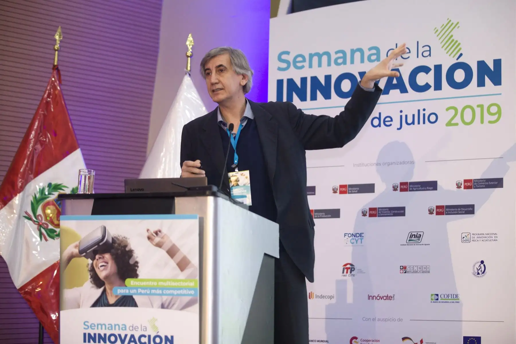 Sergio Perez Rozzi, especialista en desarrollo del Banco Interamericano de Desarrollo, BID.
Semana de la innovación tecnológica. Evento organizado por Concytec.
Foto: ANDINA/Miguel Mejía