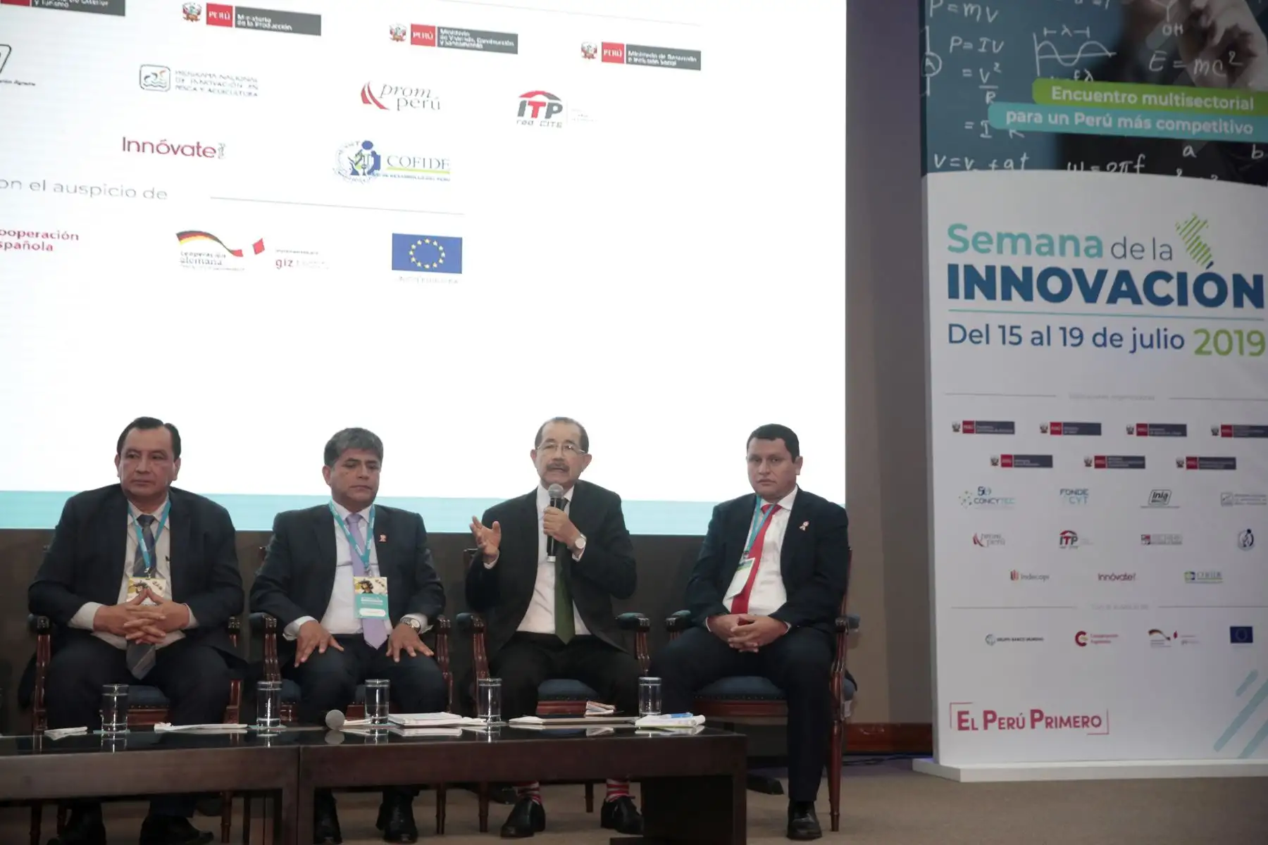Carlos Alberto Rua Carbajal, gobernador regional de Ayacucho.
Pedro Bogarin Vargas, gobernador regional de San Martín.
Servando garcía Correa, gobernador regional de Piura.
Francisco Antonio Pezo Torres, gobernador regional de Ucayali
Semana de la innovación tecnológica. Evento organizado por Concytec.
Foto: ANDINA/Miguel Mejía